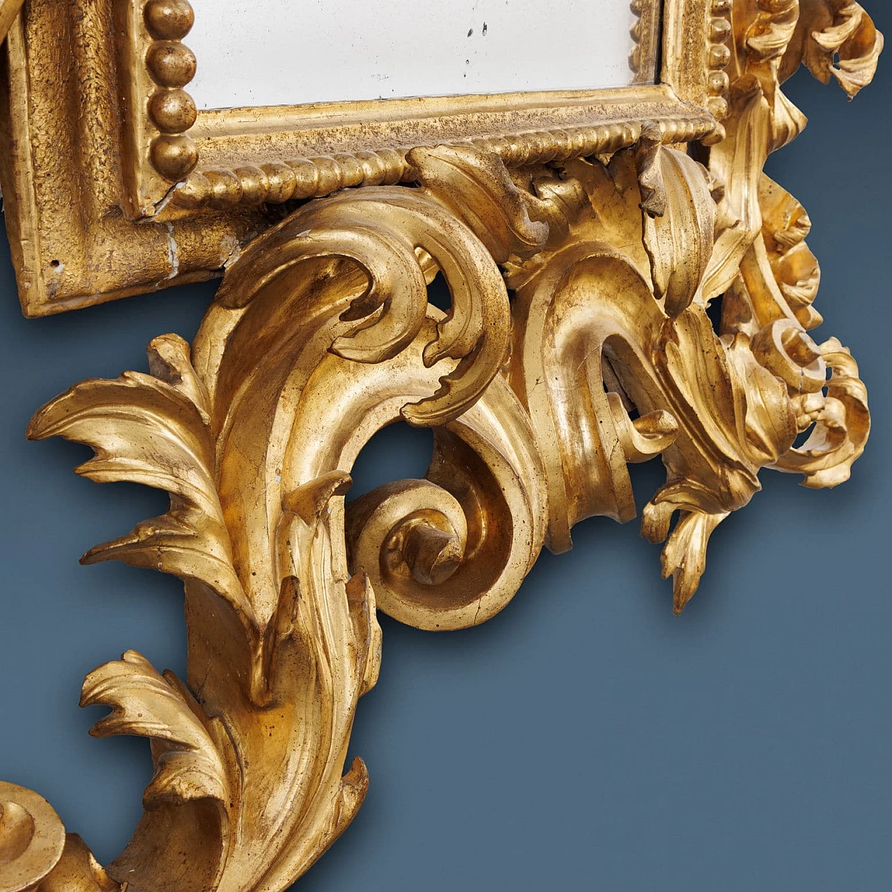 Carved and gilded mirrorboard, early 18th century 3