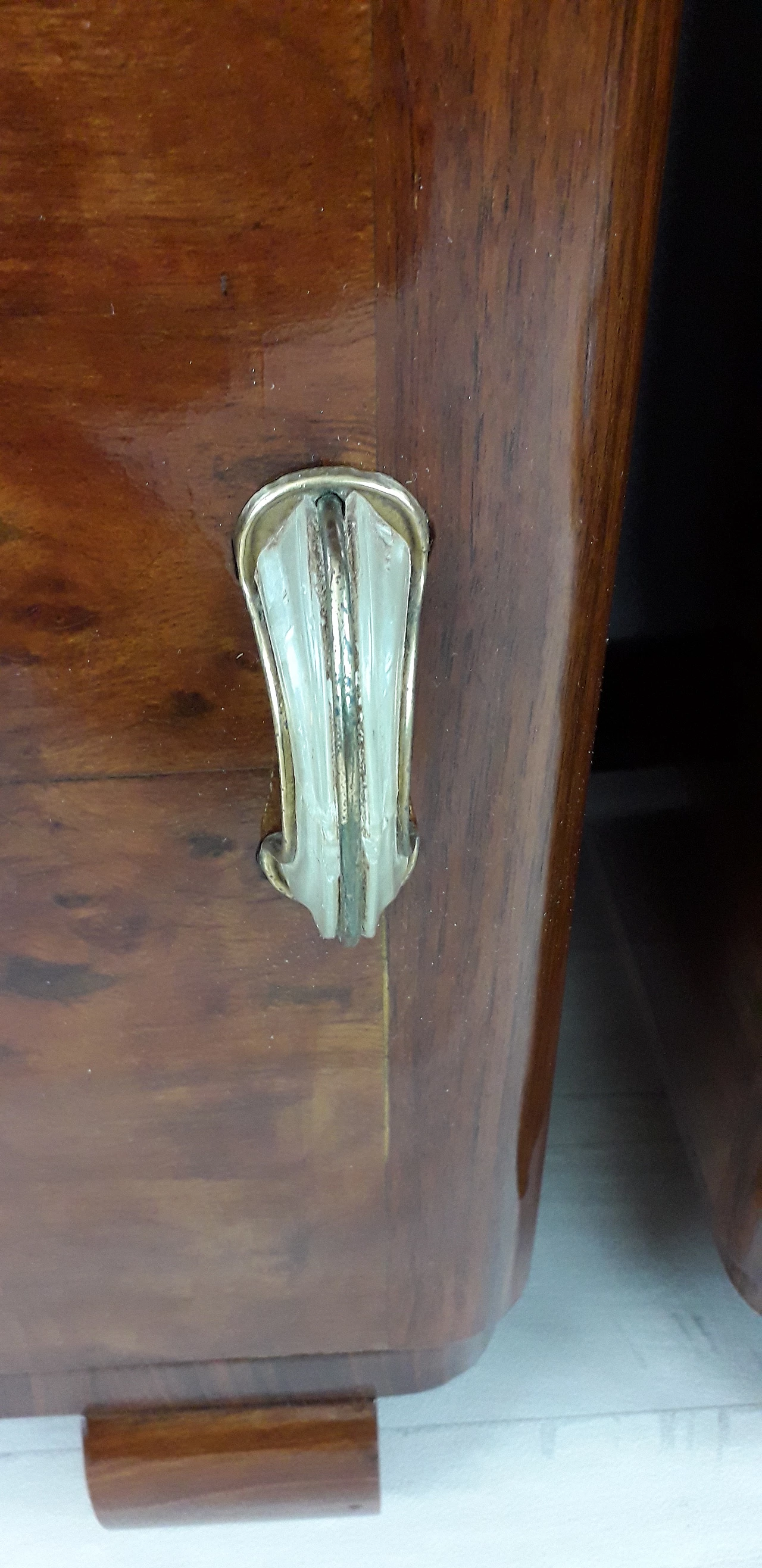 Coppia di comodini Art Déco in legno e cristallo nero, 1935 8