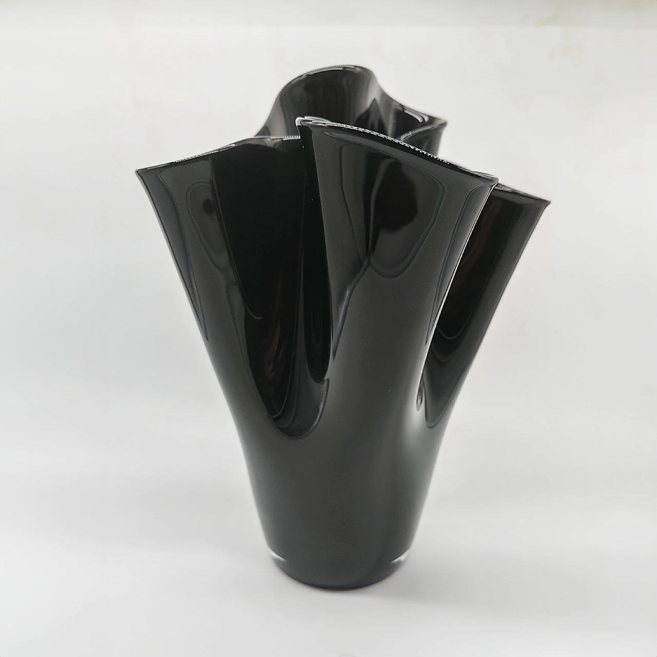 Jacketed handkerchief vase in black Murano glass, 1960s 2