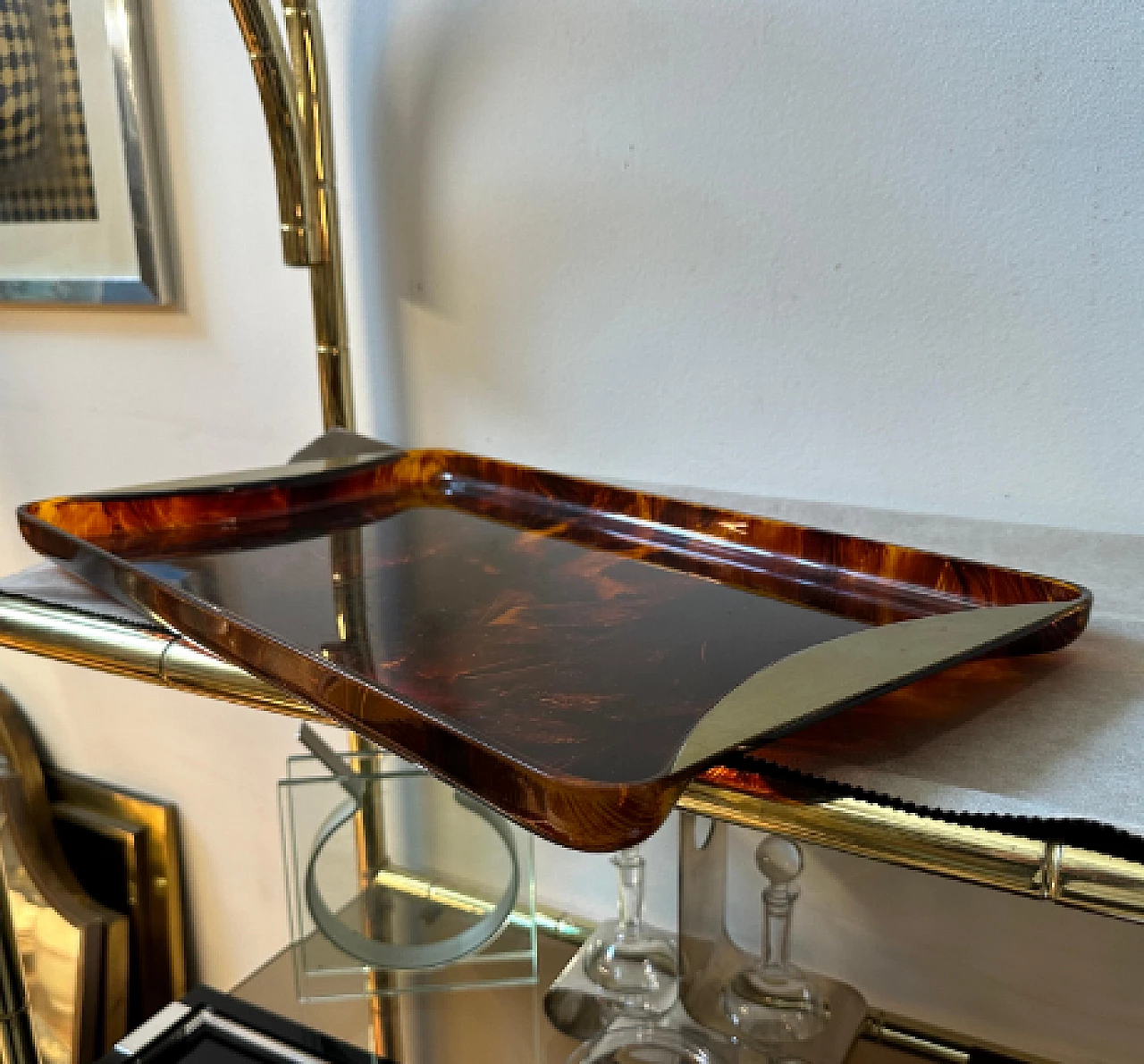 Tortoiseshell-effect lucite and brass tray by Guzzini, 1970s 10