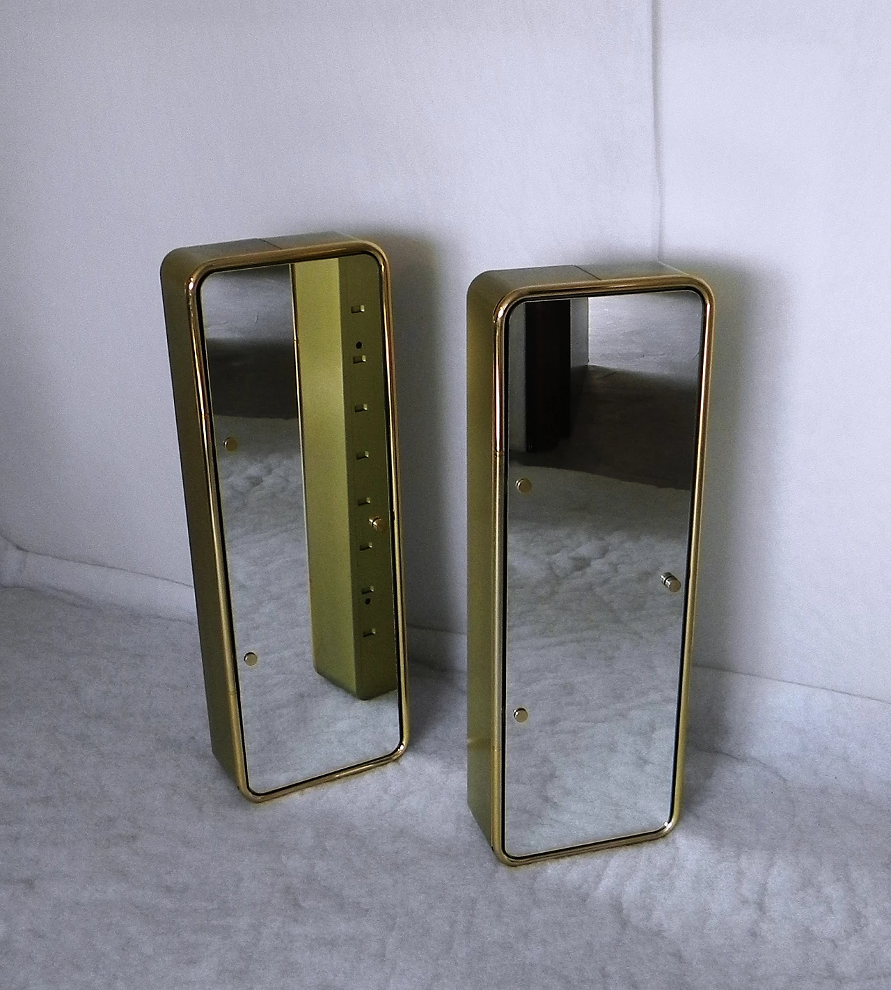 Coppia di specchi contenitore di Jean Pierre Design, anni '70 6