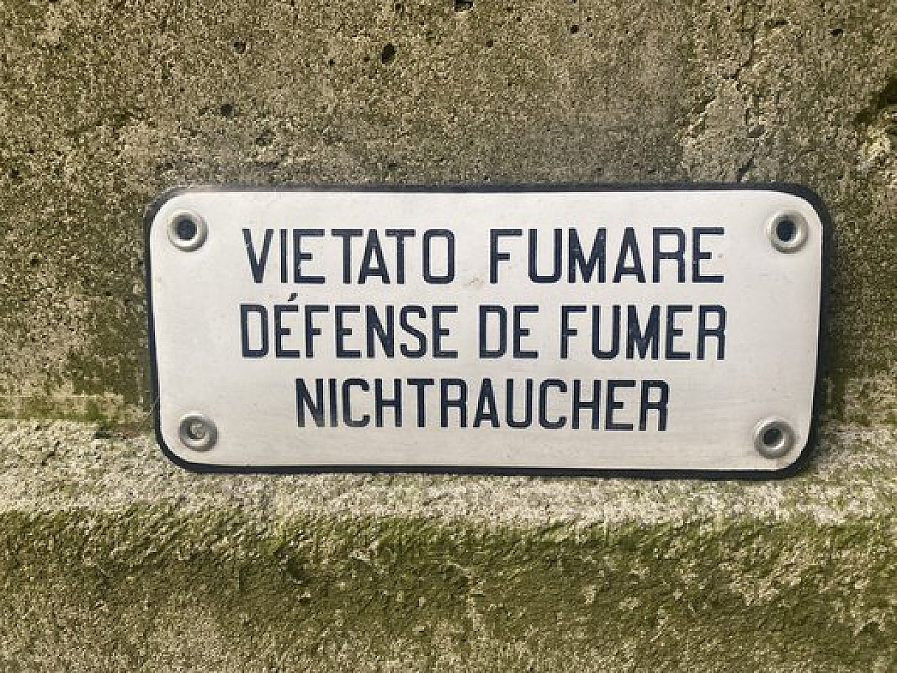 Insegna smaltata di divieto di fumo, anni '50 1