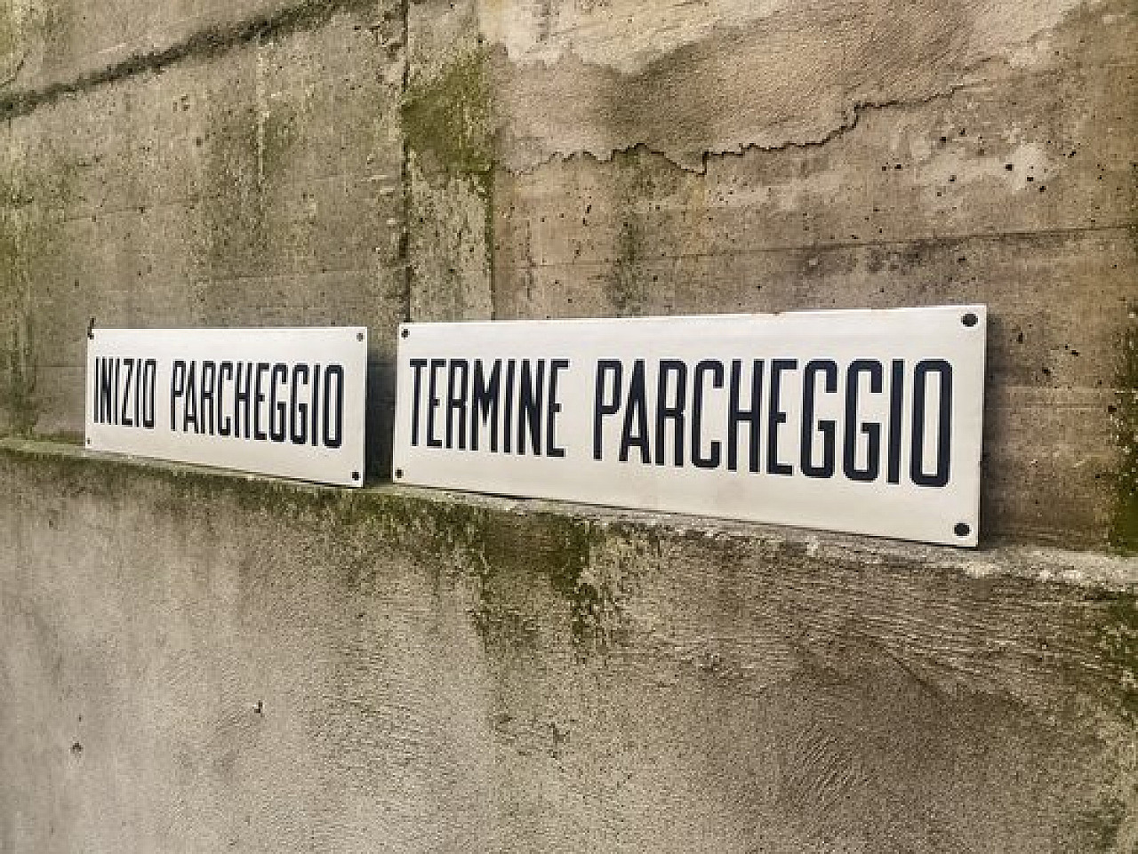 Coppia di insegne smaltate, anni '50 1