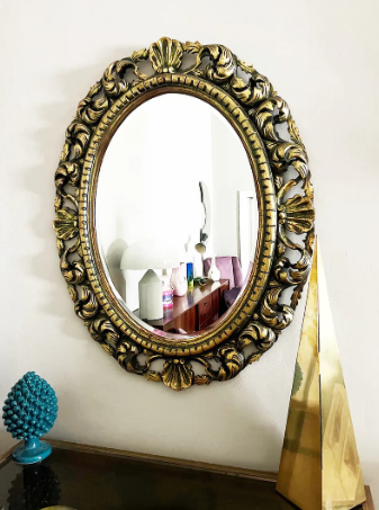 Specchio ovale stile Barocco in legno dorato e intagliato 3