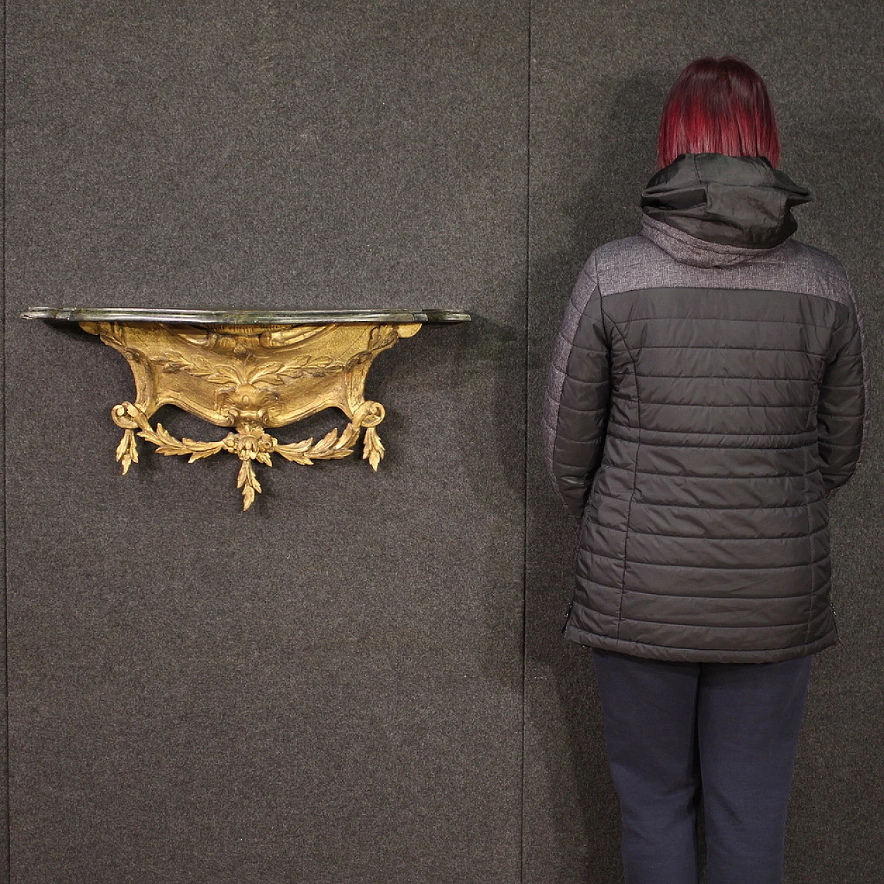 Wall console with wooden top and gilded details 3