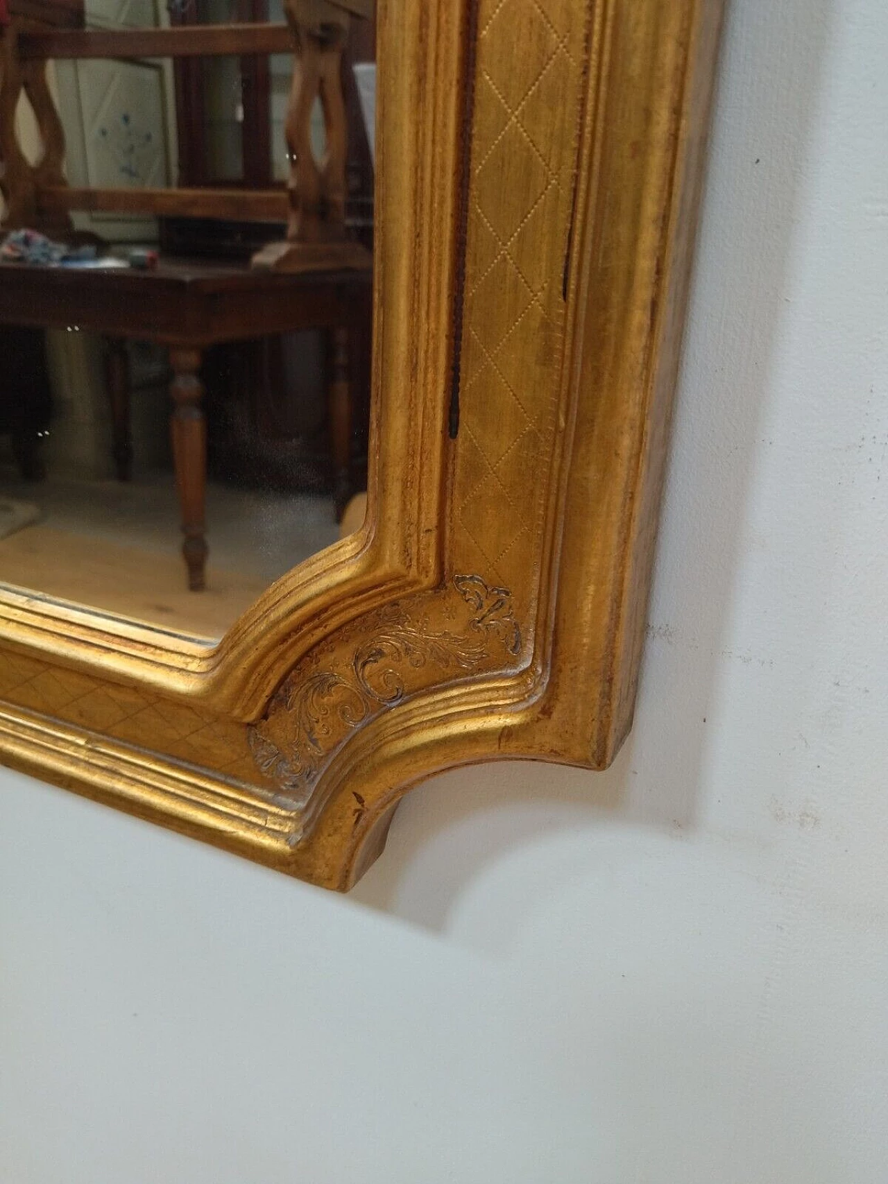Specchio stile Luigi XV in legno dorato e punzonato, anni '50 7