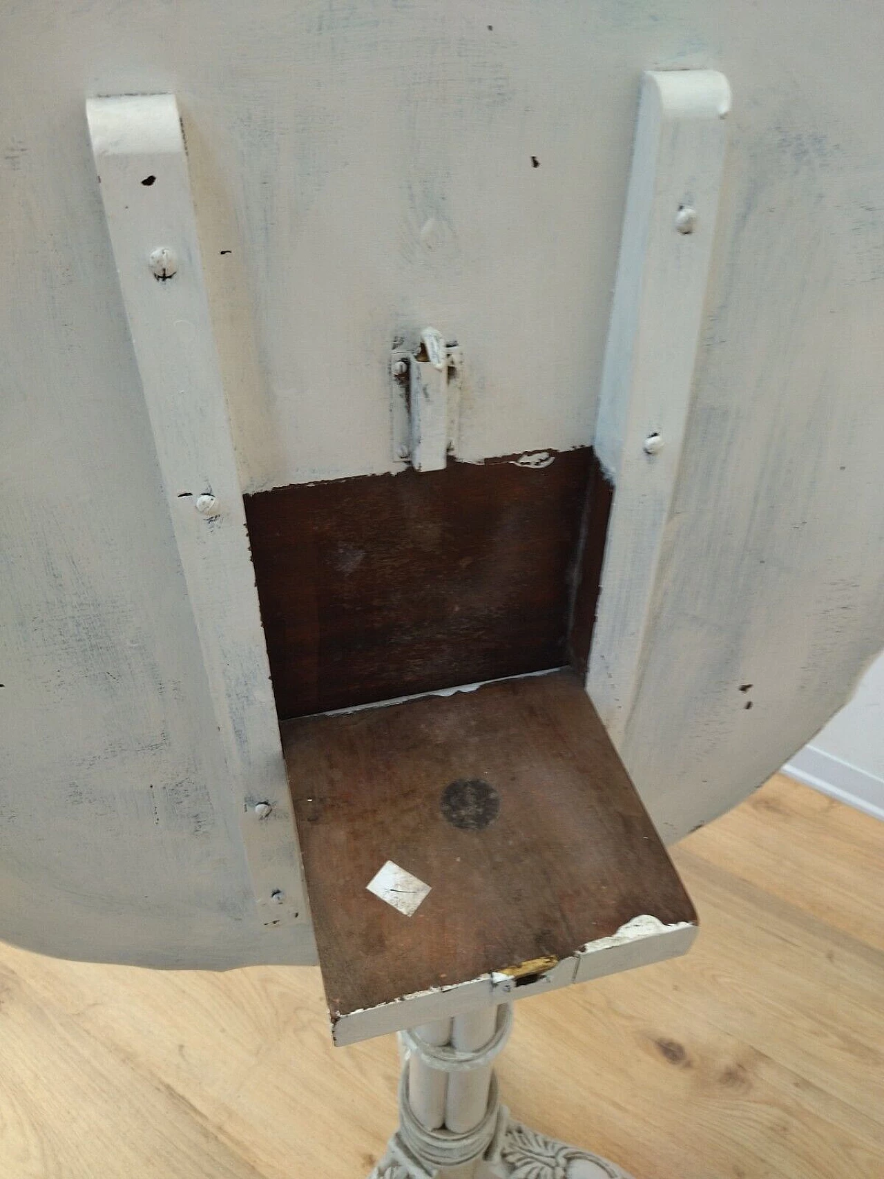 Tavolino stile Barocchetto in legno bianco, inizio '900 16