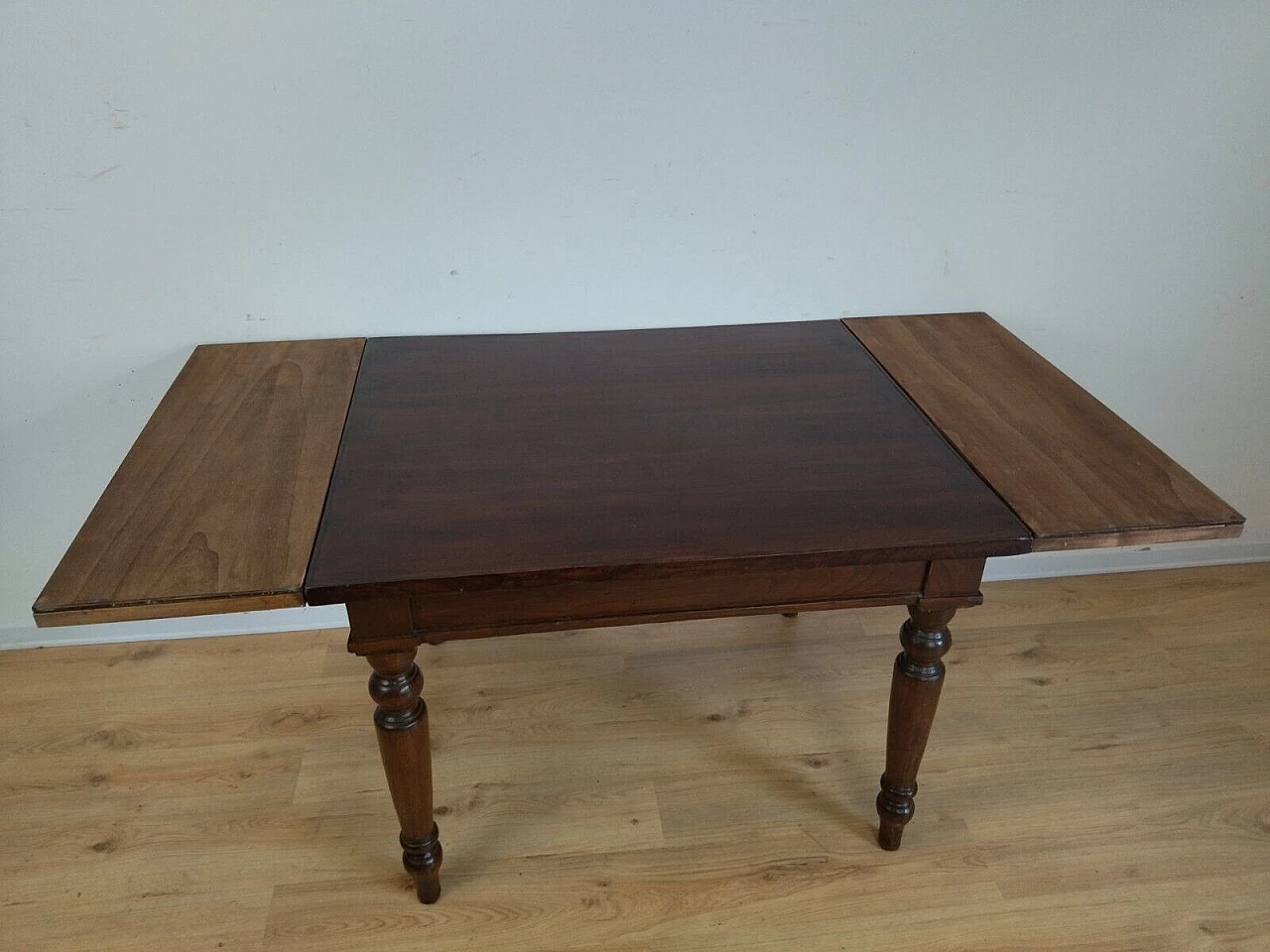 Chestnut and poplar extendable table, early 20th century 10