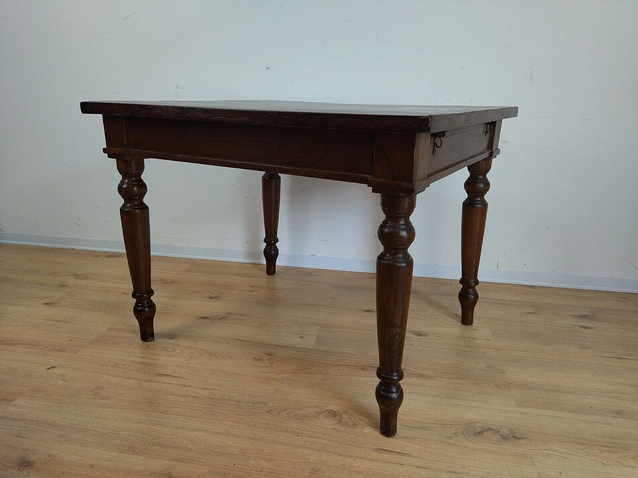 Chestnut and poplar extendable table, early 20th century 13