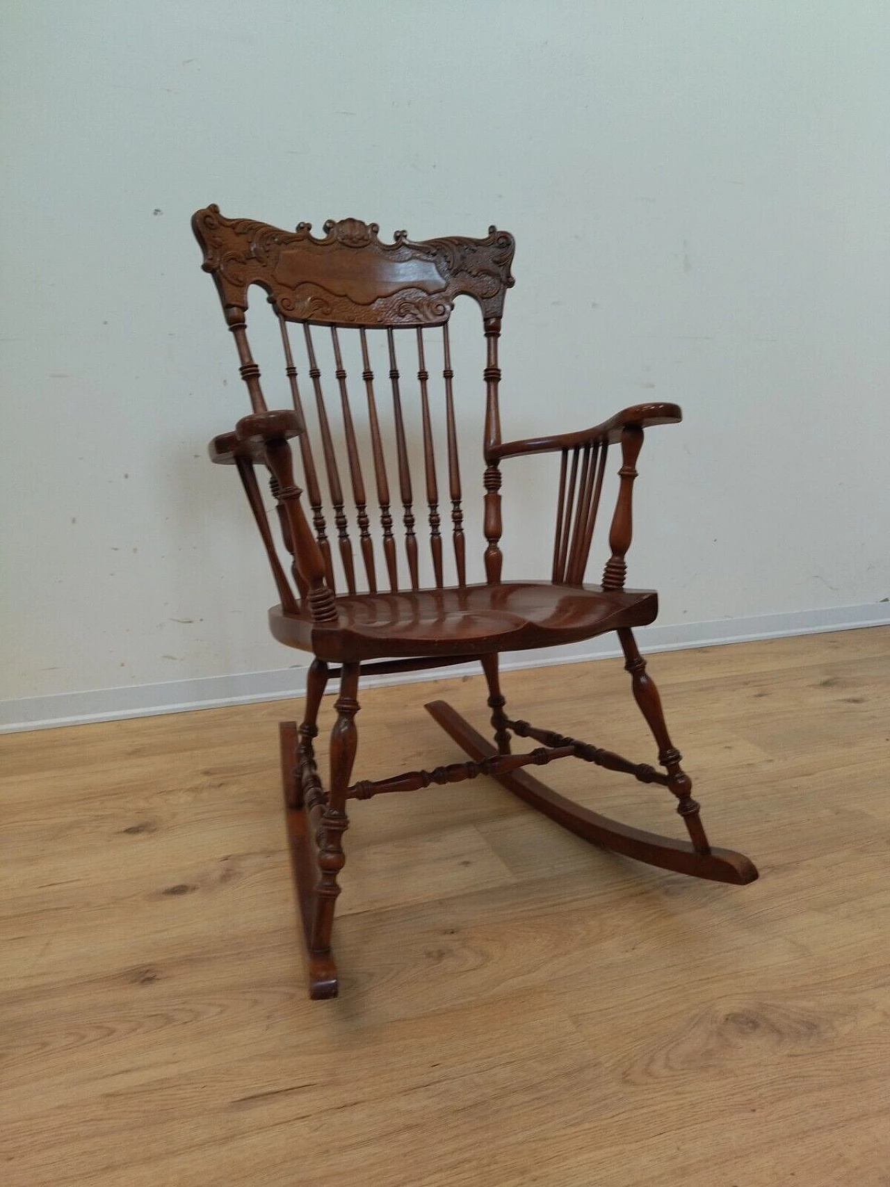 Walnut-stained beech rocking chair 3