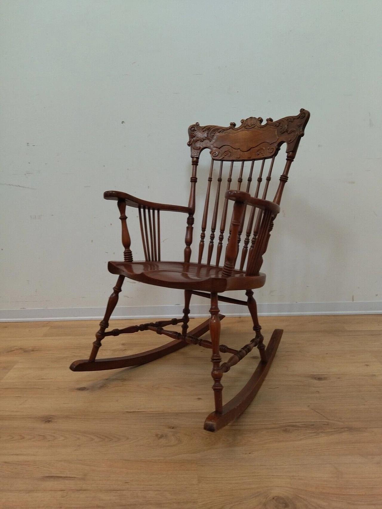Walnut-stained beech rocking chair 15