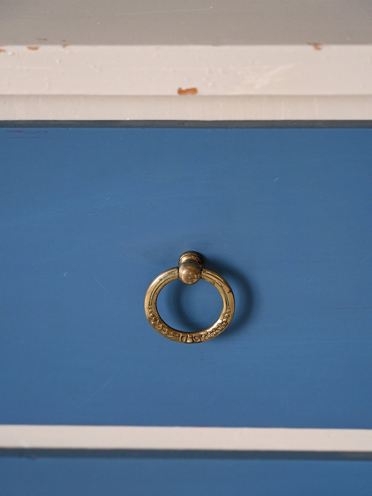 Cassettiera bianca e blu in legno, anni '60 9