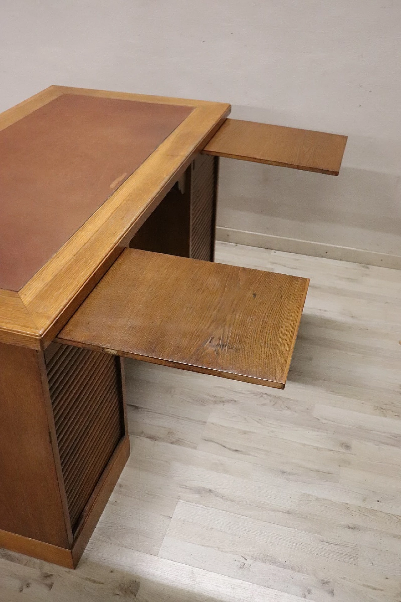 Desk in oak wood and leather with two doors, 1940s 6