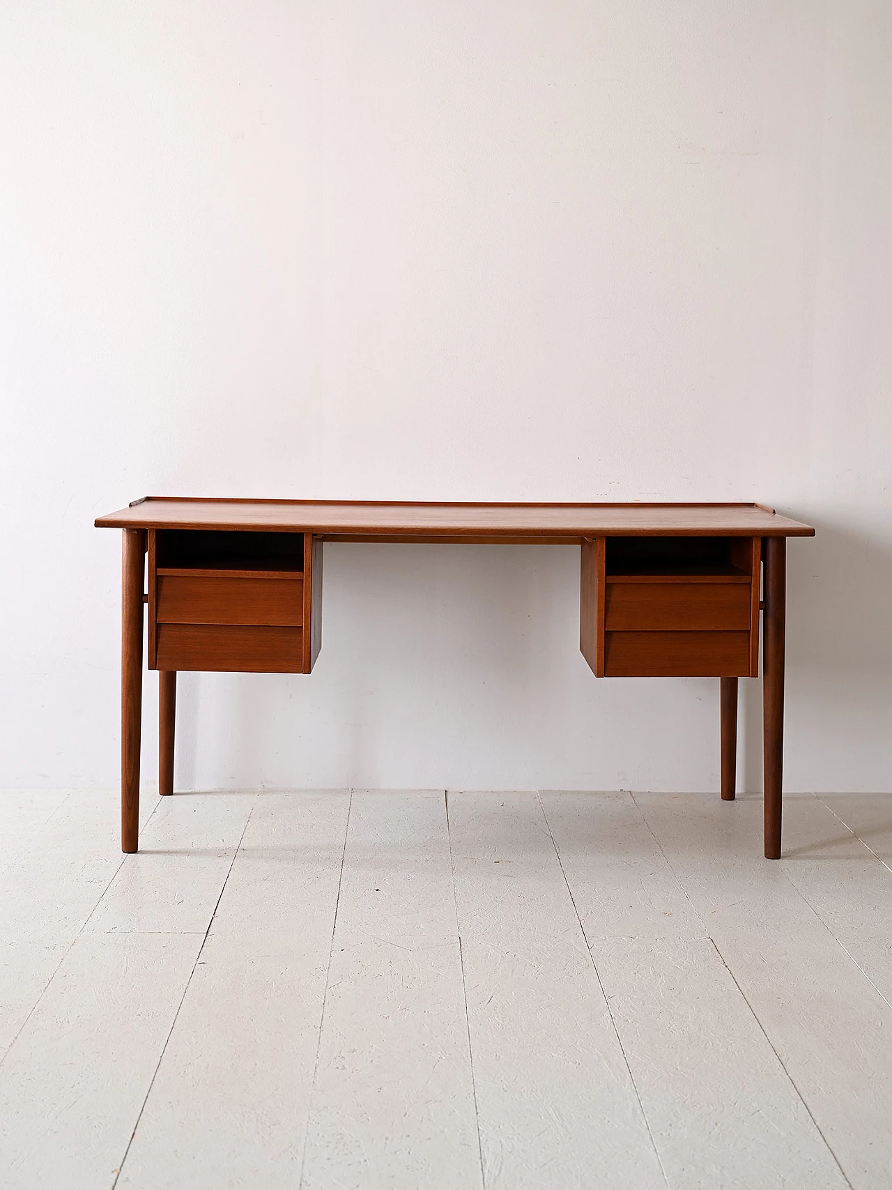 Teak desk with drawers, 1960s 2