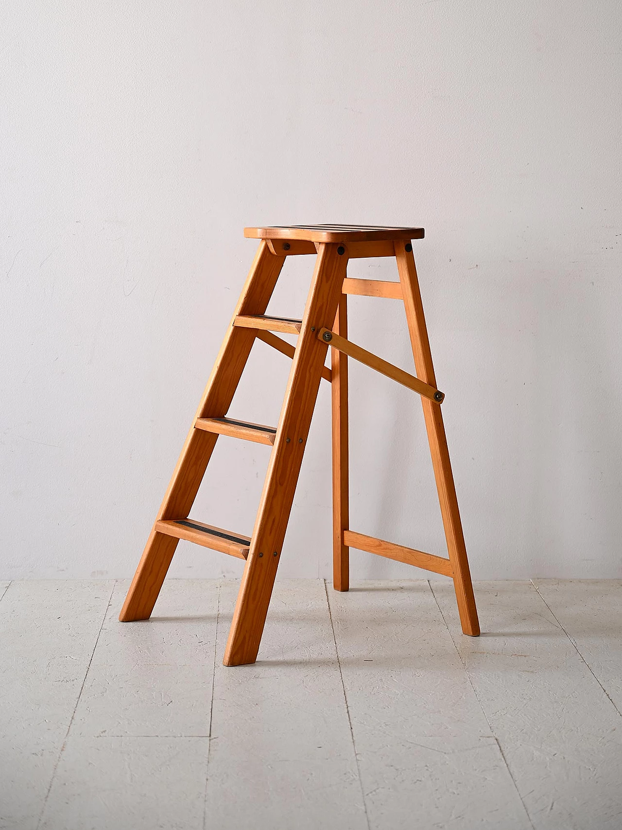 Wooden ladder, 1960s 3