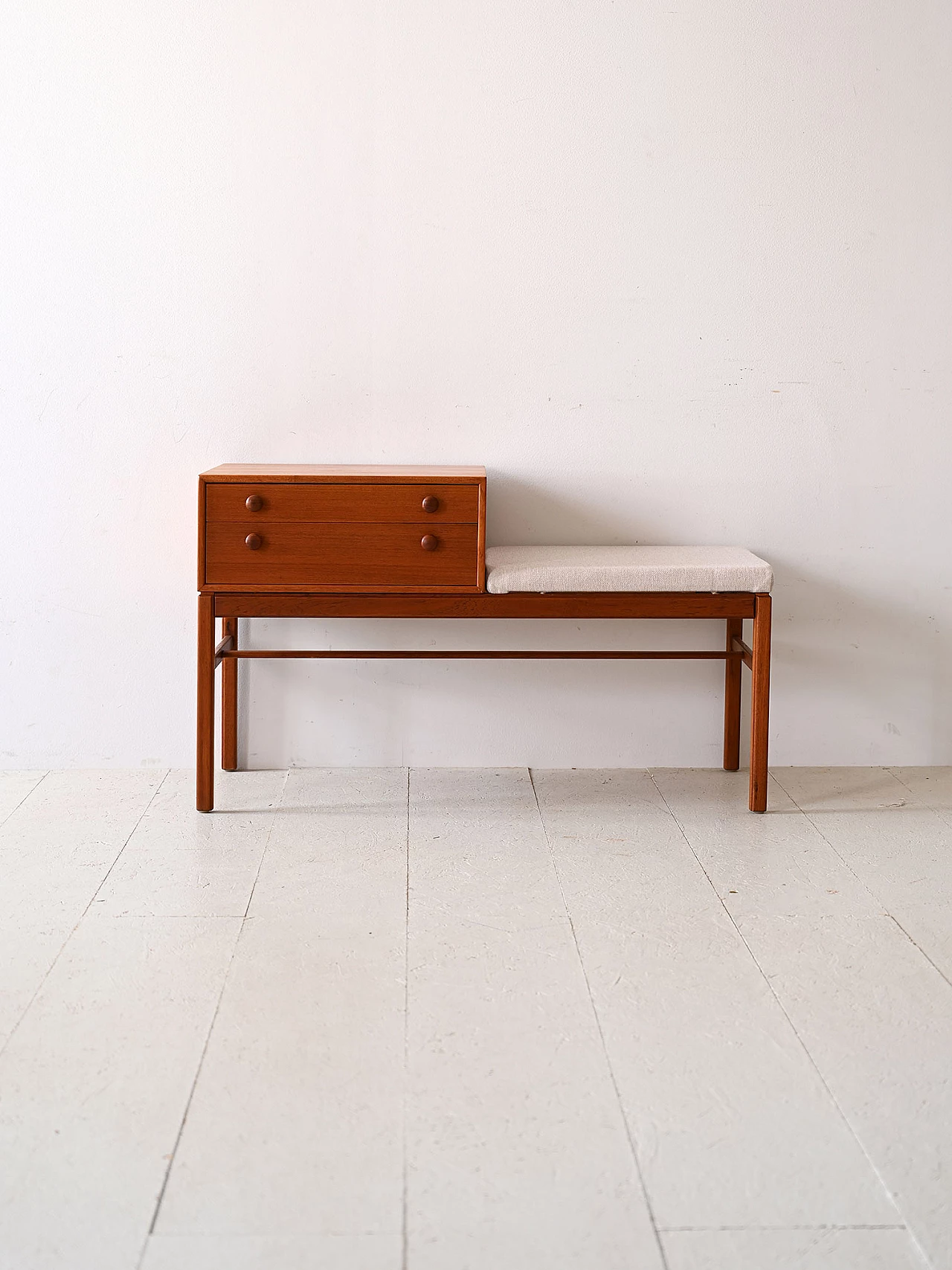 Teak bedside table with three drawers, 1960s 10
