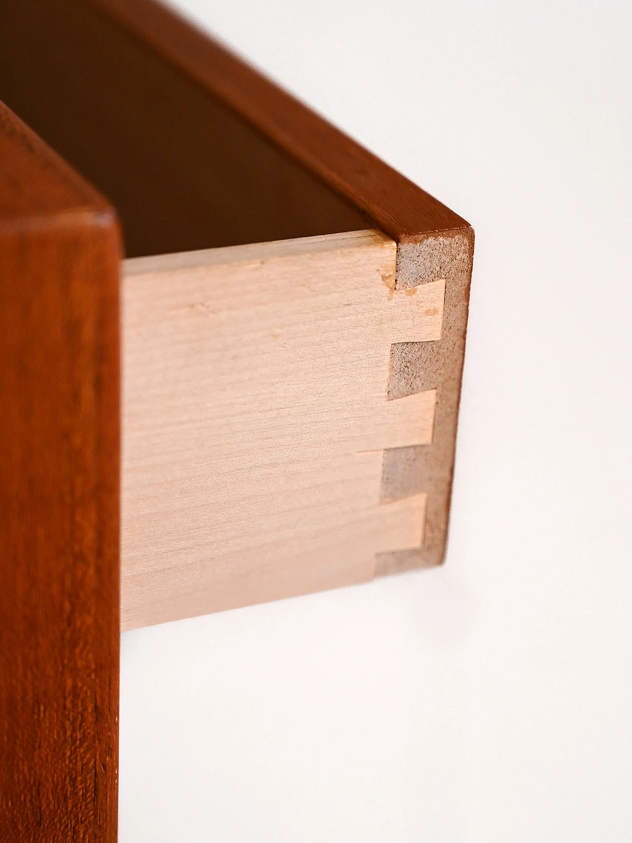 Teak bedside table with three drawers, 1960s 16