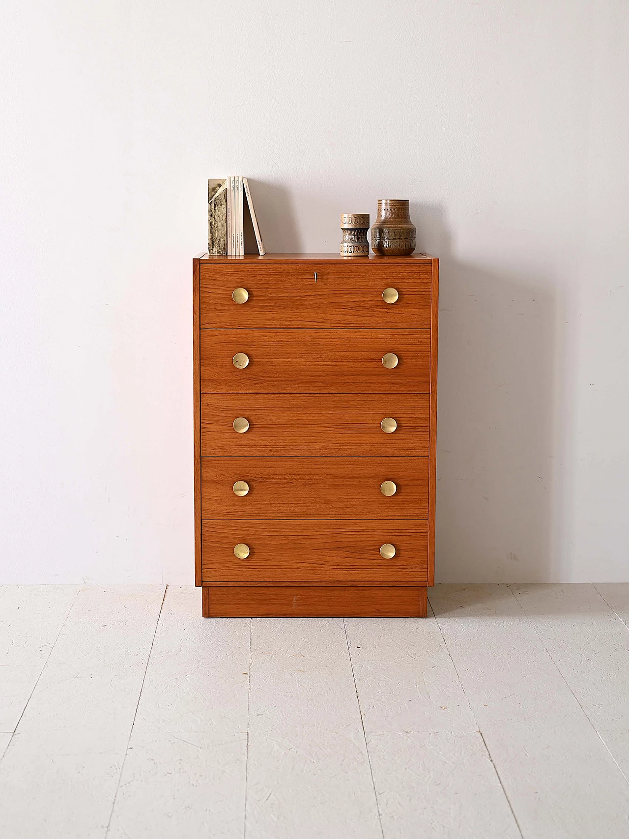 Chest of drawers in teak with rounded brass handles, 1950s 1