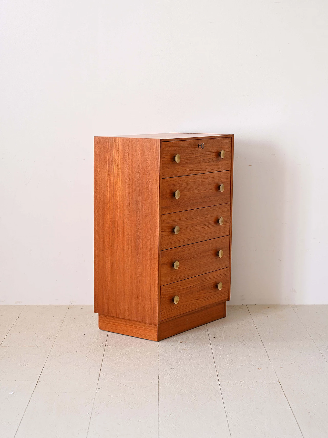 Chest of drawers in teak with rounded brass handles, 1950s 3