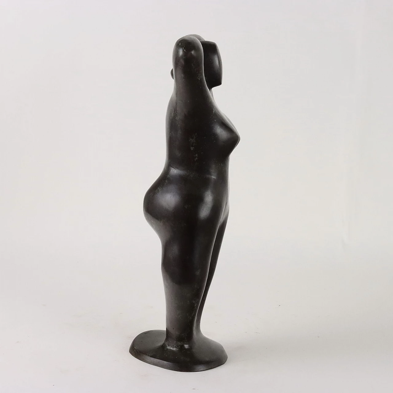 Icart, scultura in bronzo di figura femminile 7