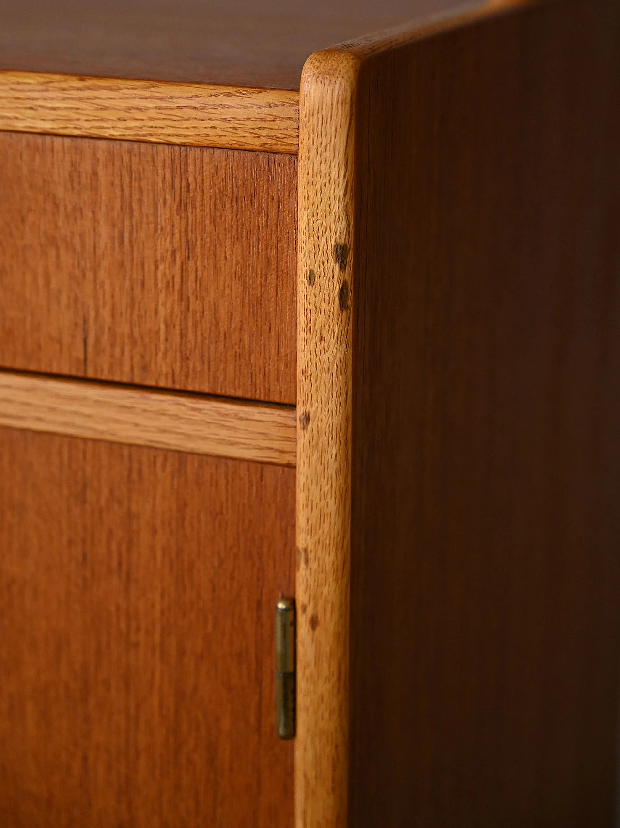 Libreria con vano contenitore in teak e betulla, anni '60 13