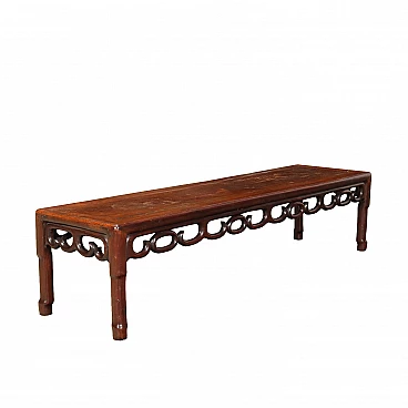 Tavolino da salotto in legno intagliato e traforato