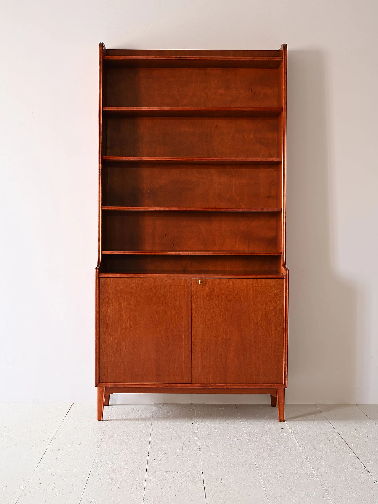 Libreria svedese in legno con ante con serratura, anni '60 2