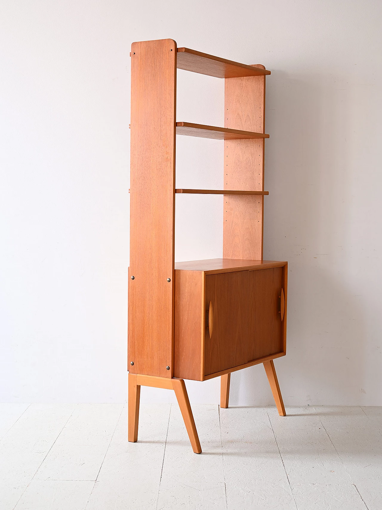 Libreria svedese in teak con ante scorrevoli, anni '60 4