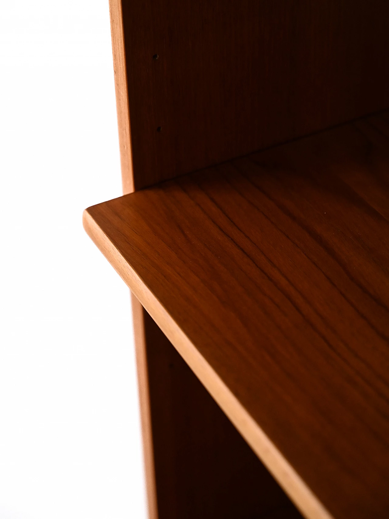 Libreria svedese in teak con ante scorrevoli, anni '60 11