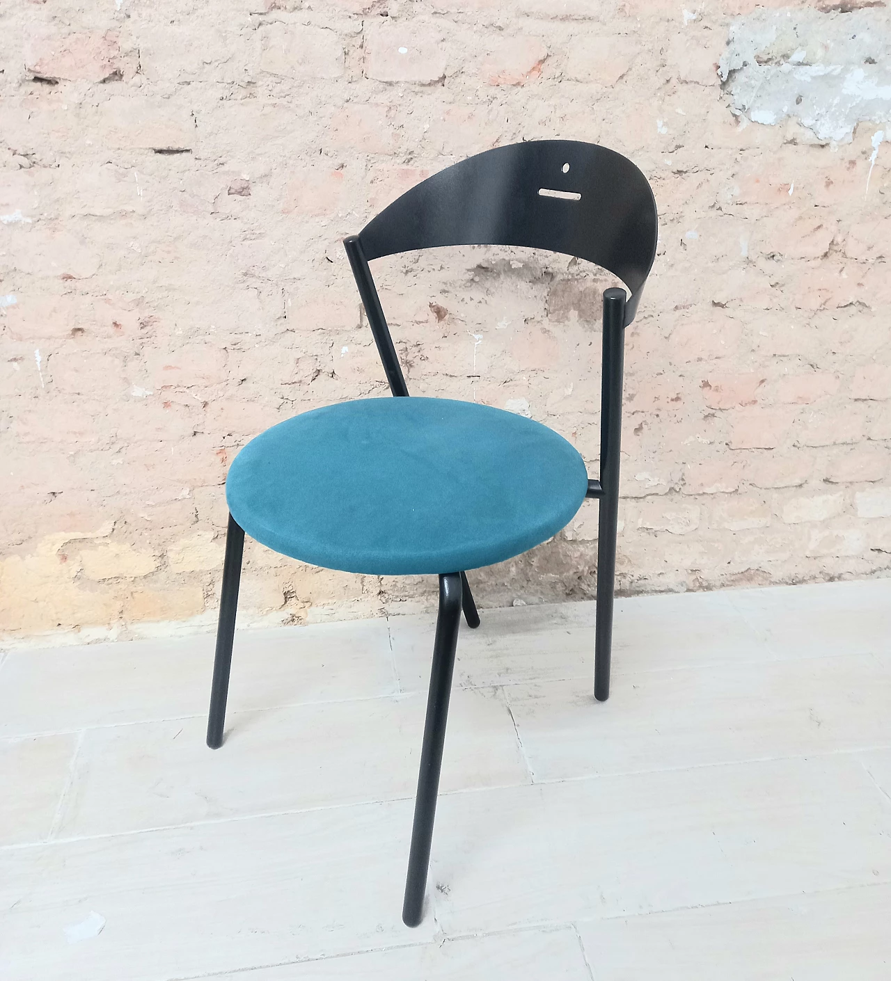 Sedia con struttura in metallo nero e tessuto blu di Flyline, anni '80 1