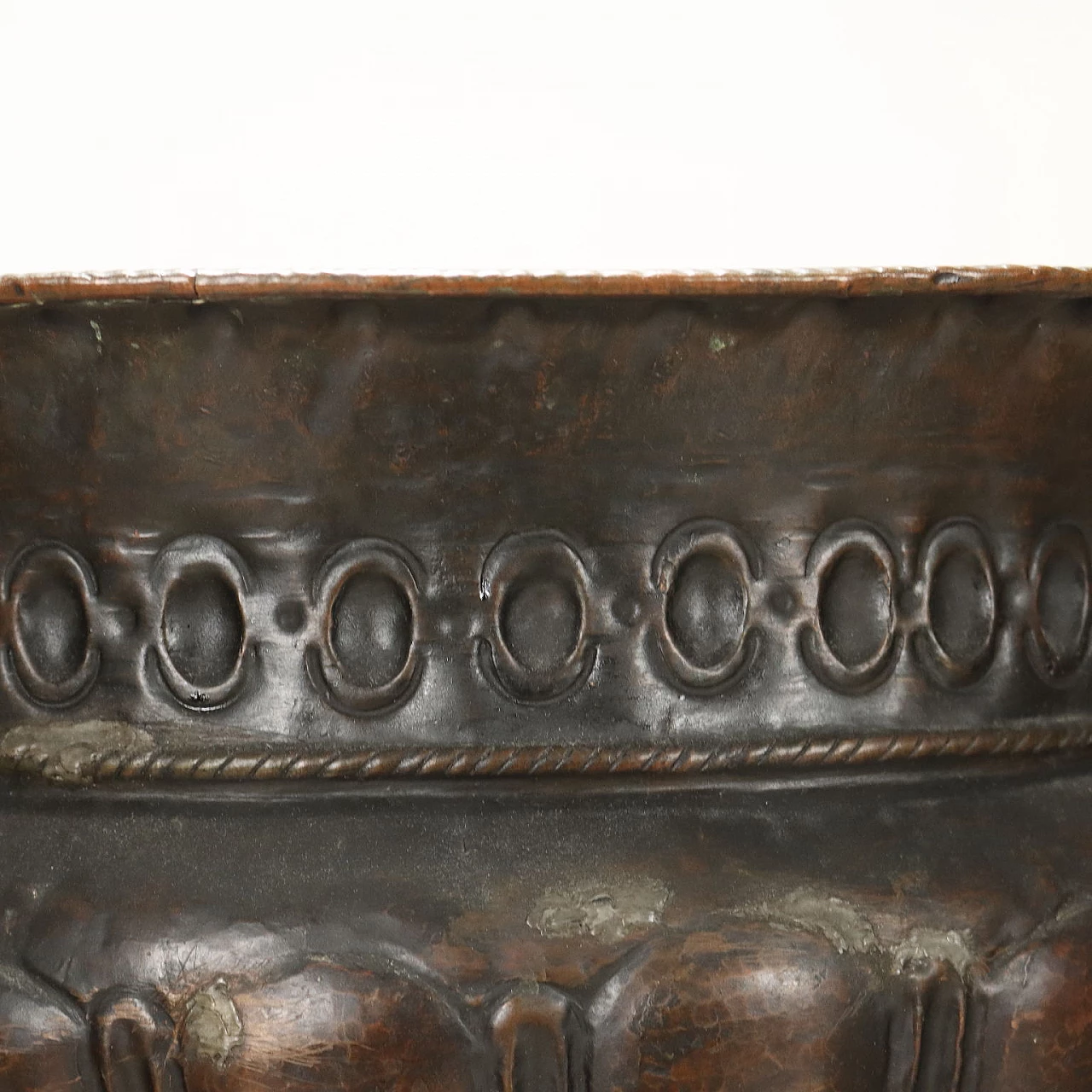 Wrought iron planter with three curled feet, late 19th century 5