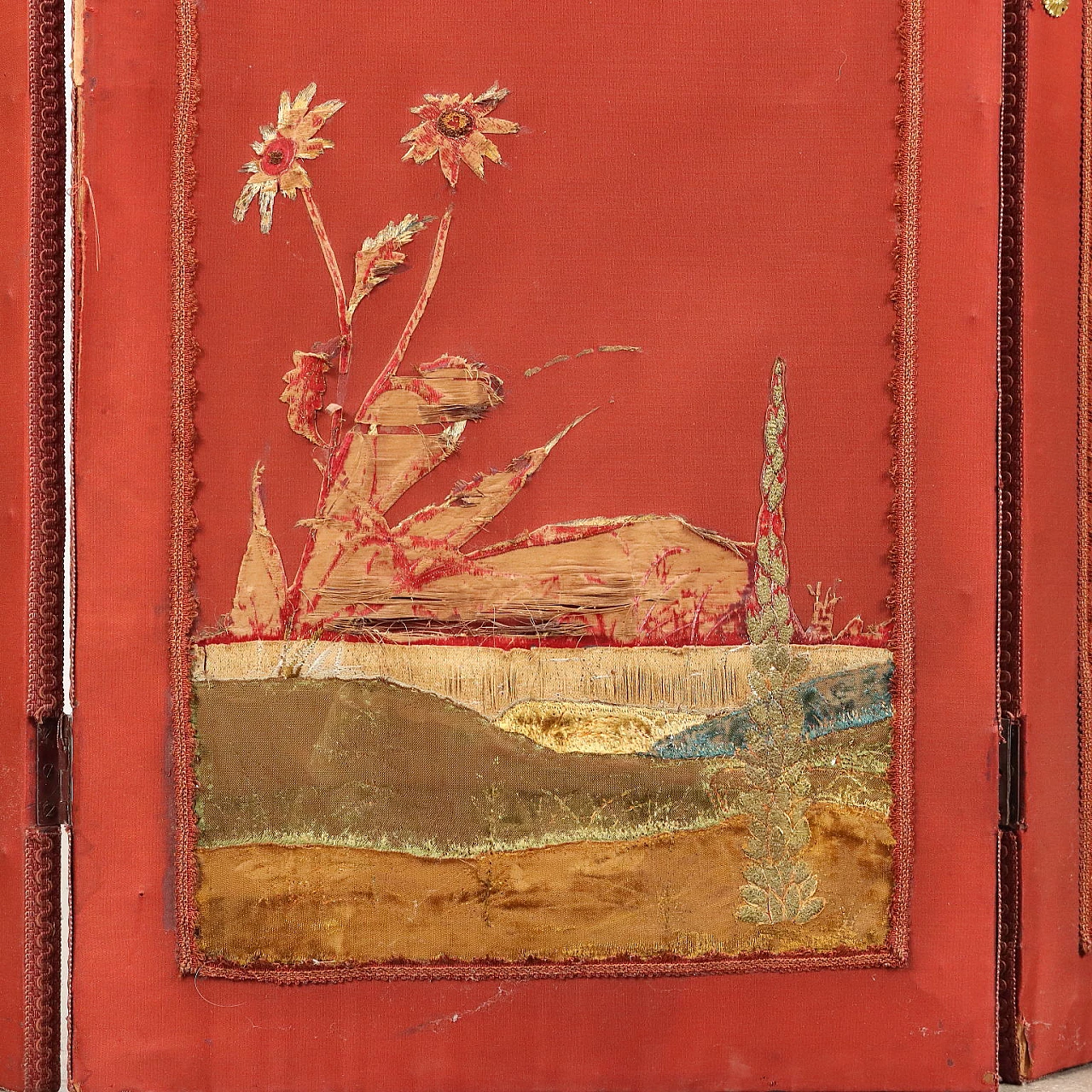 Chinoiserie-style screen with embroidered silk covering, early 20th century 4