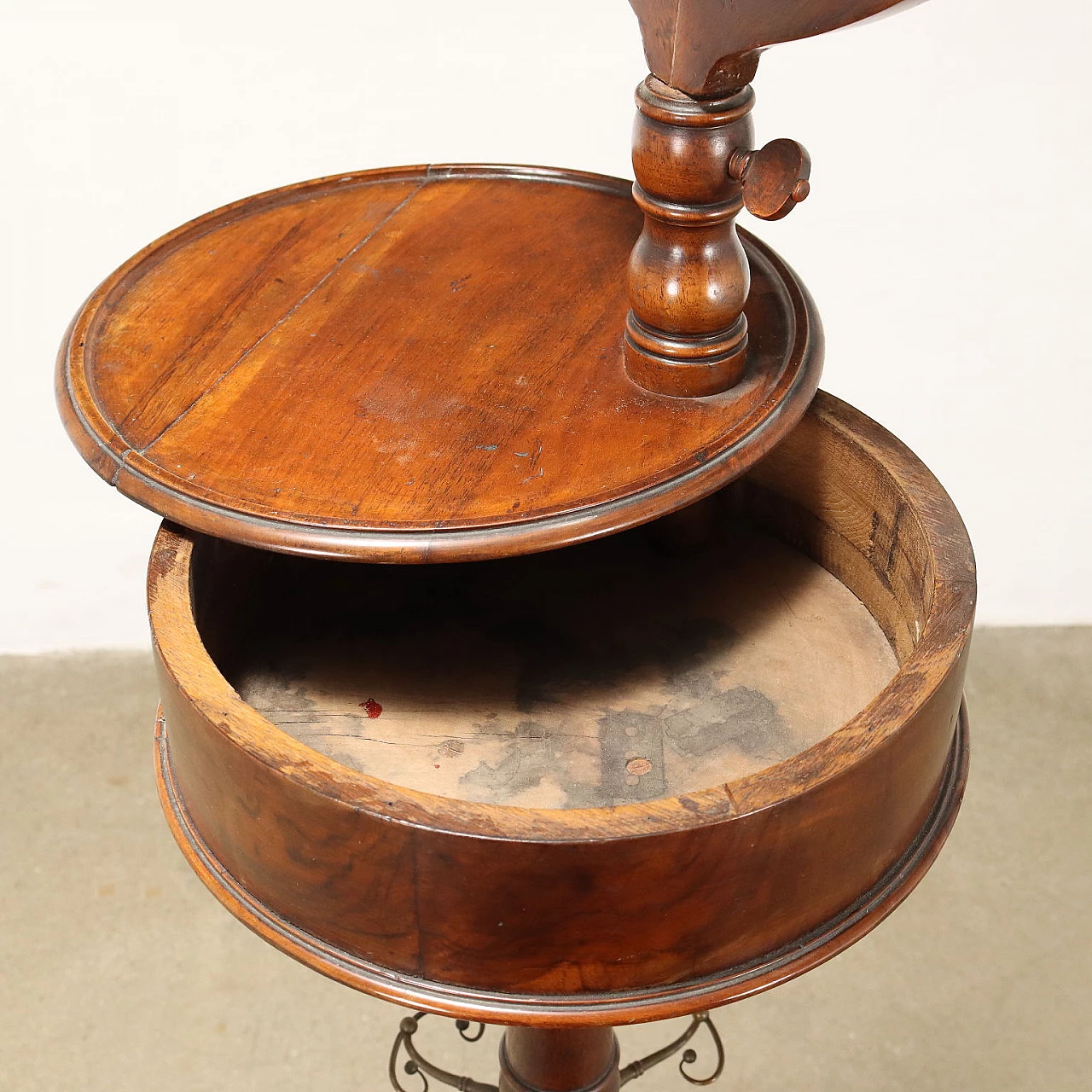Louis Philippe walnut vanity table, mid-19th century 6