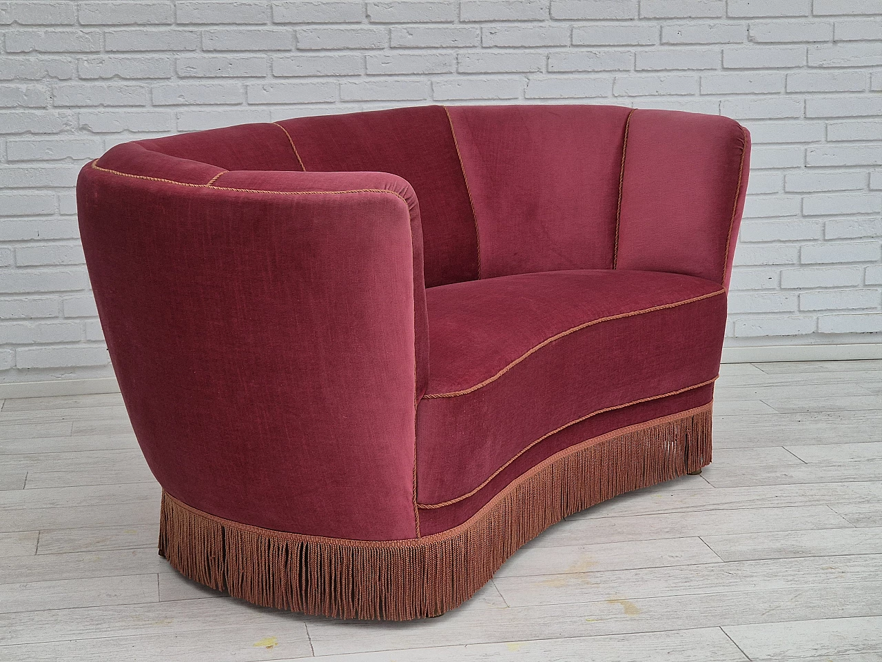 2-Seater sofa in red velour and beech wood, 1960s 1