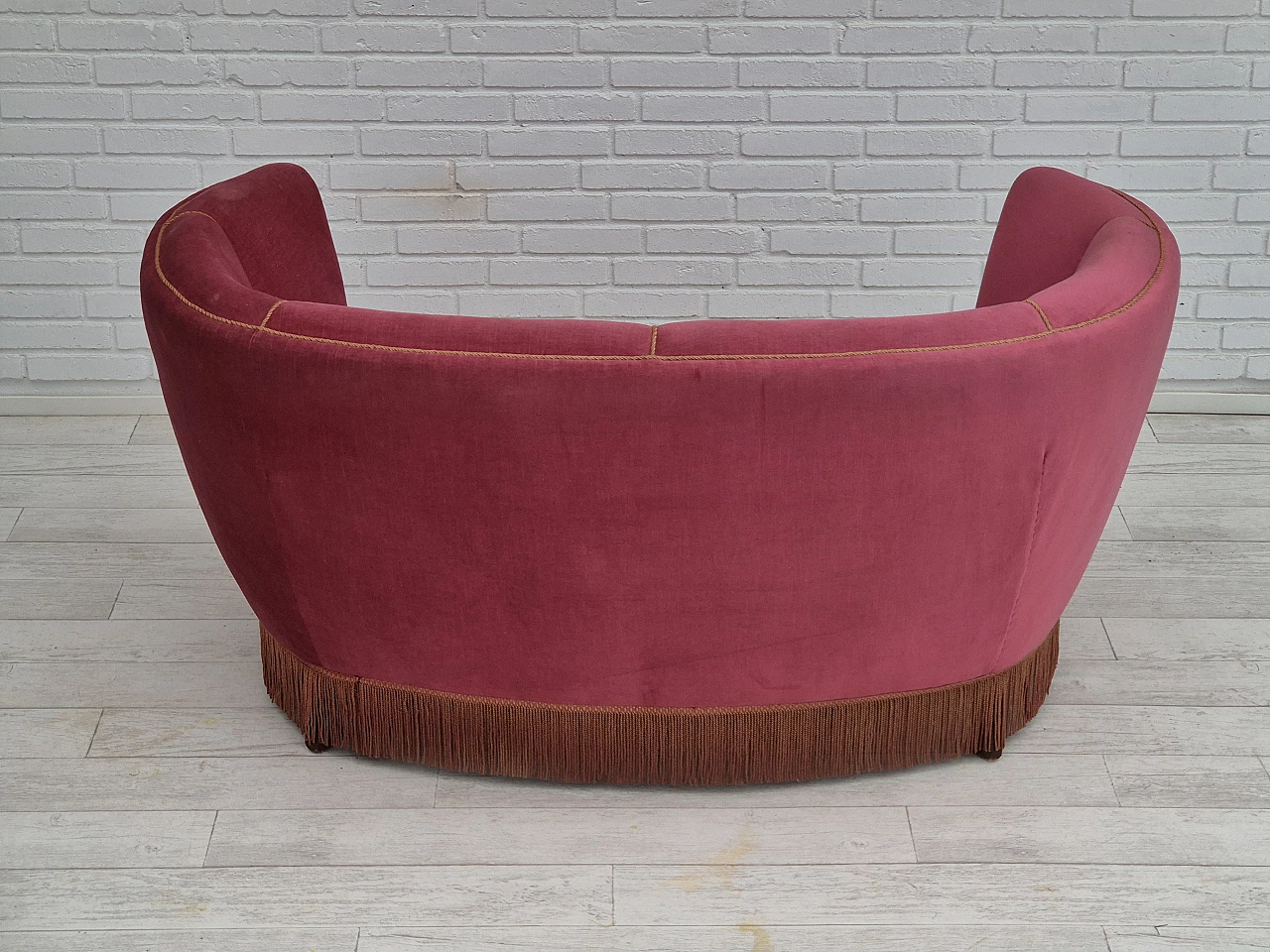 2-Seater sofa in red velour and beech wood, 1960s 11