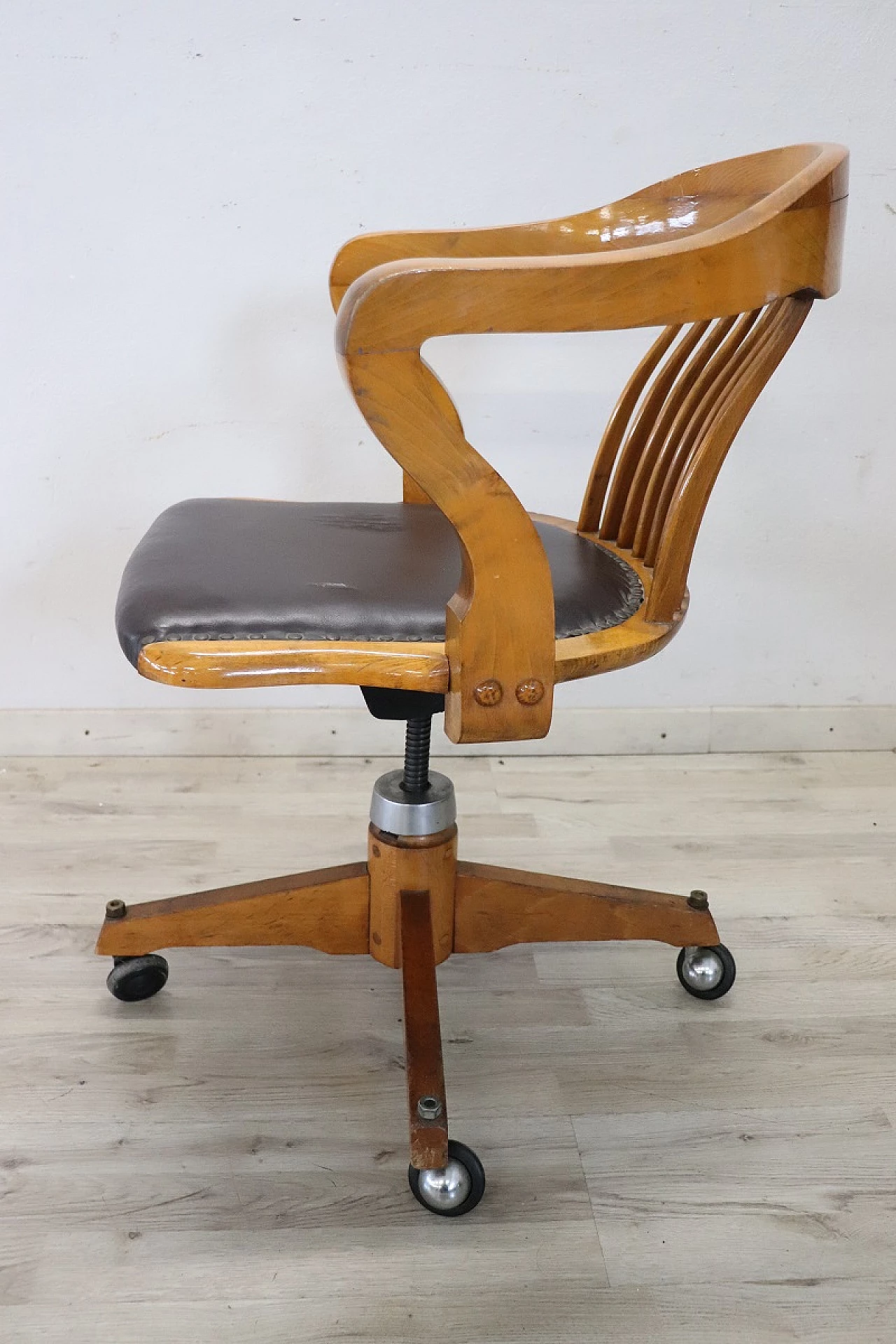 Adjustable solid oak desk chair, 1940s 5