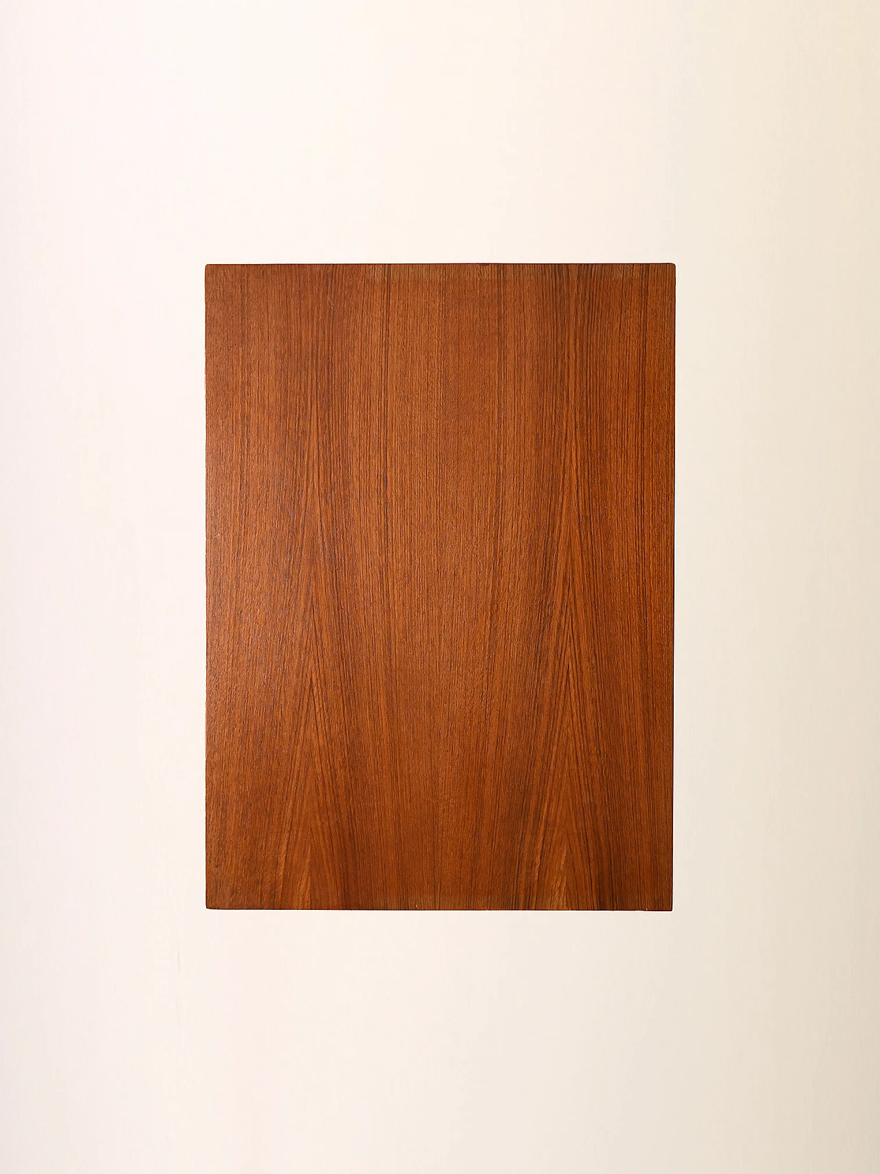 Cassettiera in legno con maniglie in metallo, anni '60 9