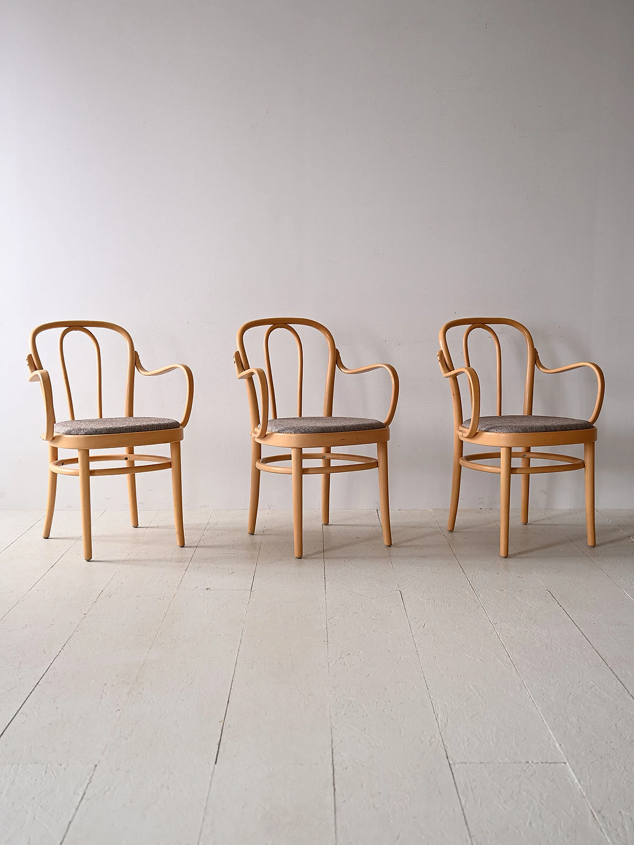 6 Wien beechwood chairs with padded seat, 1960s 2