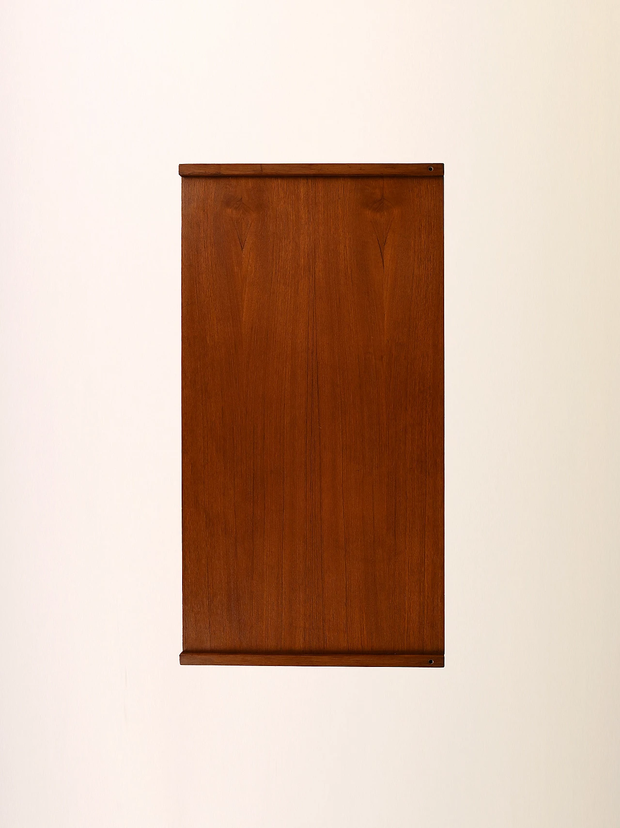 Credenza in teak con ante scorrevoli e gambe a cono, anni '60 10