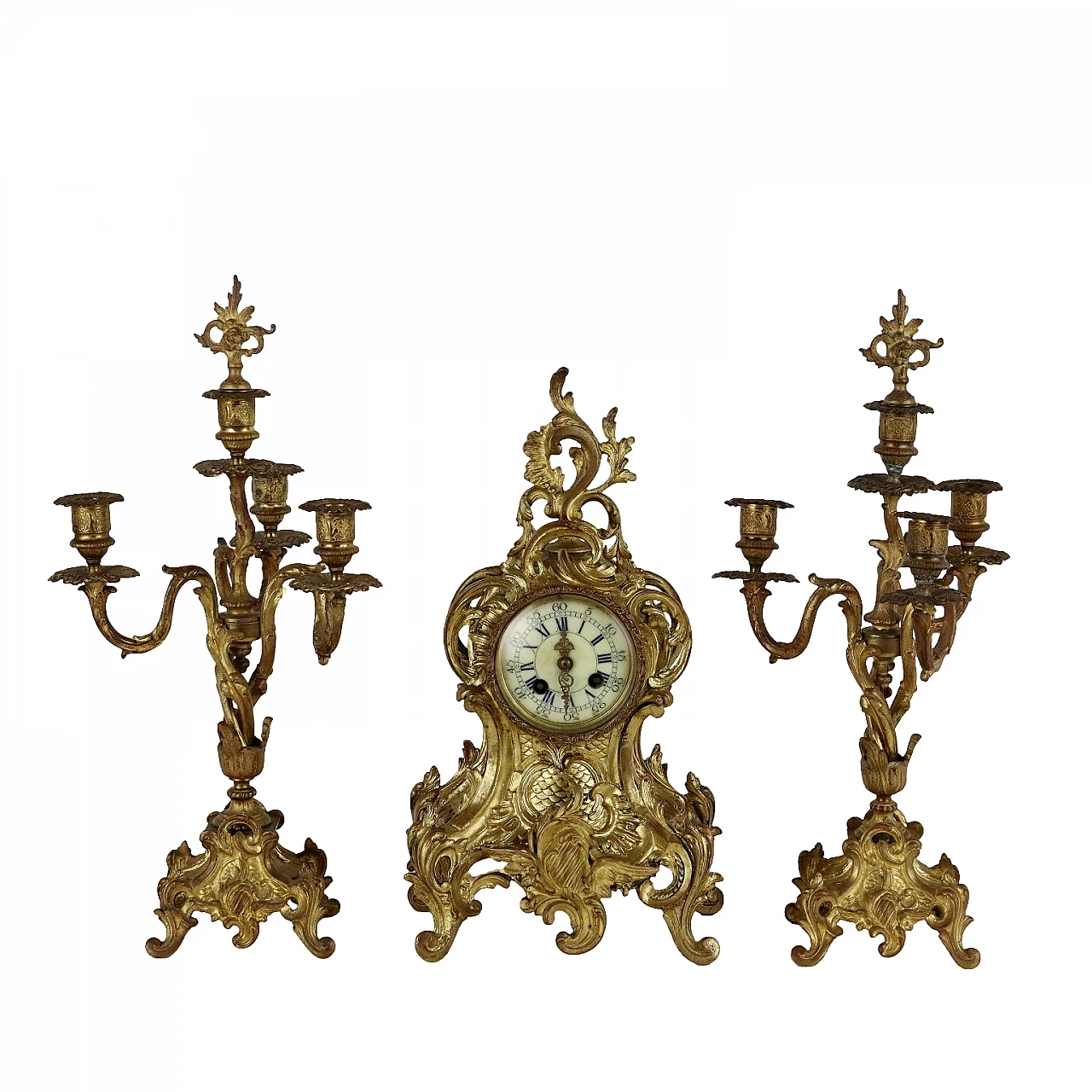 Orologio e due candelabri in bronzo dorato, fine '800 1