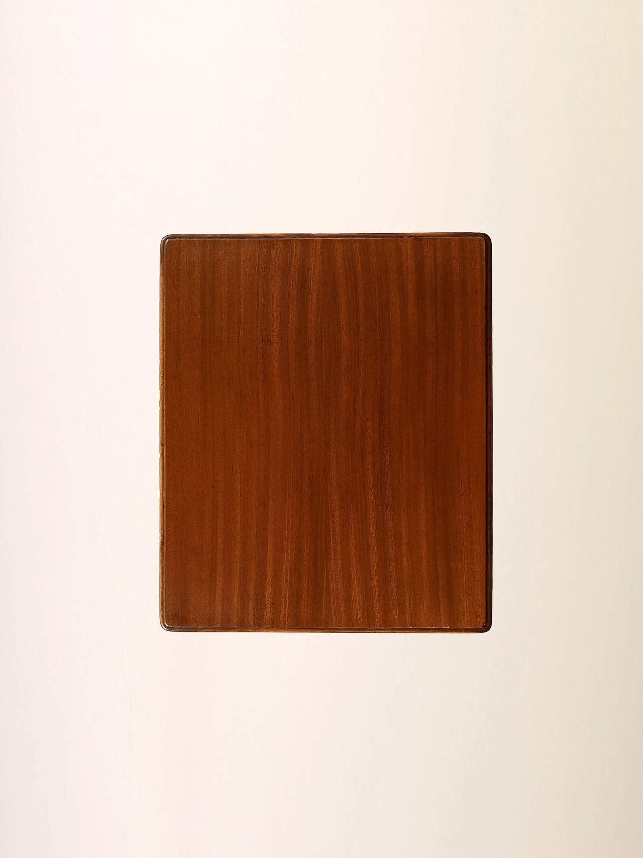 Comodino in mogano con cassetto e pomello in metallo dorato, anni '60 10