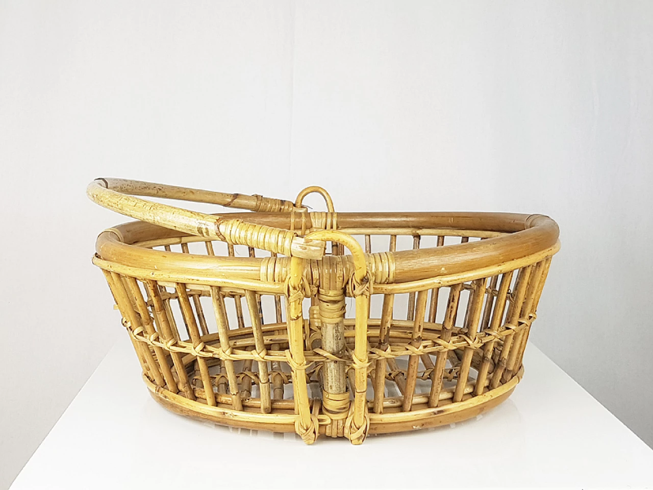 Rattan & rush magazine rack, 1960s 6