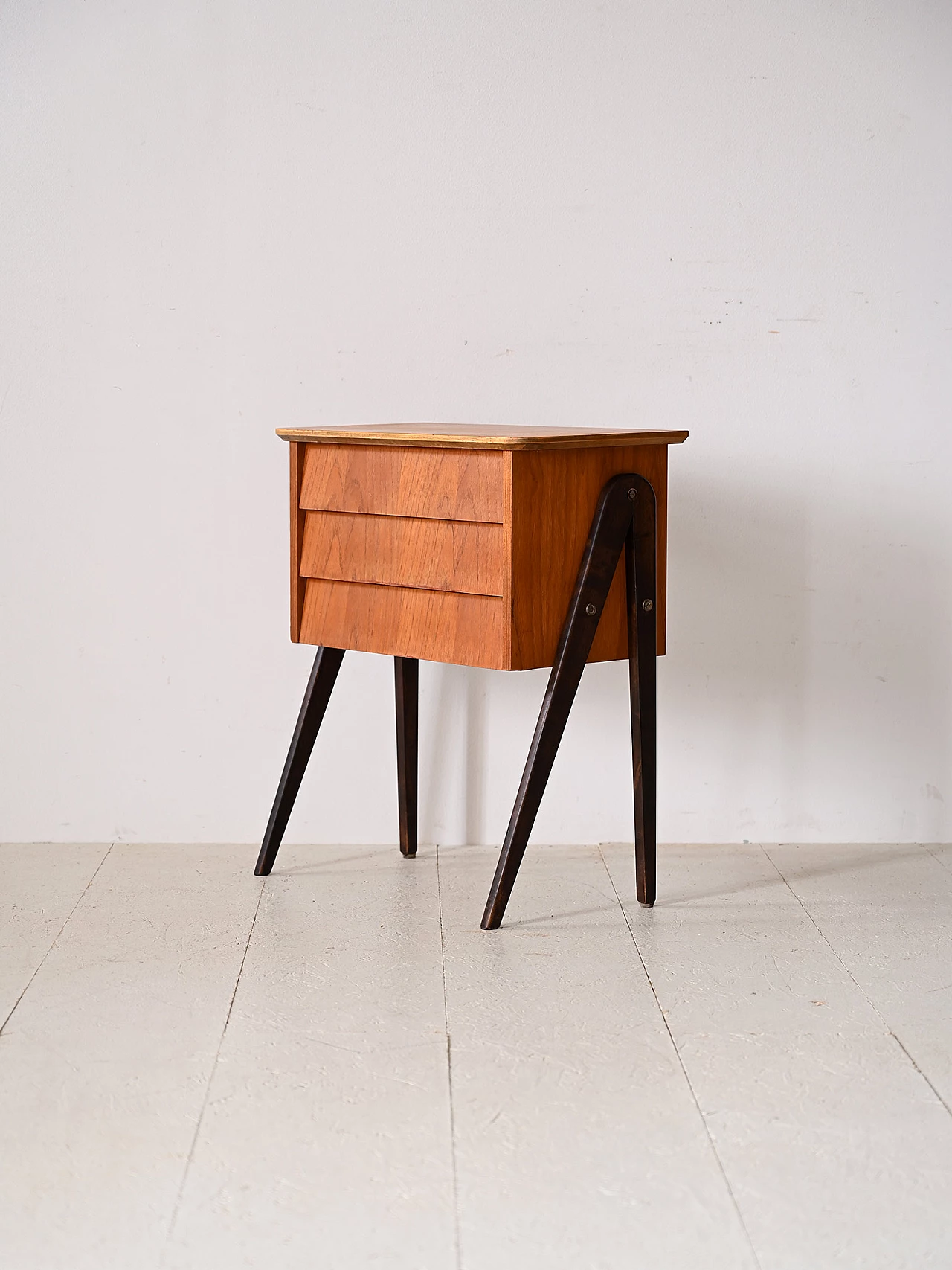 Teak bedside table with three drawers and painted legs, 1960s 4