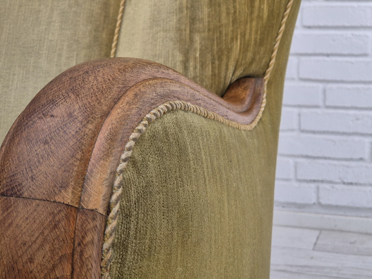 Poltrona danese in rovere e velluto verde, anni '60 8