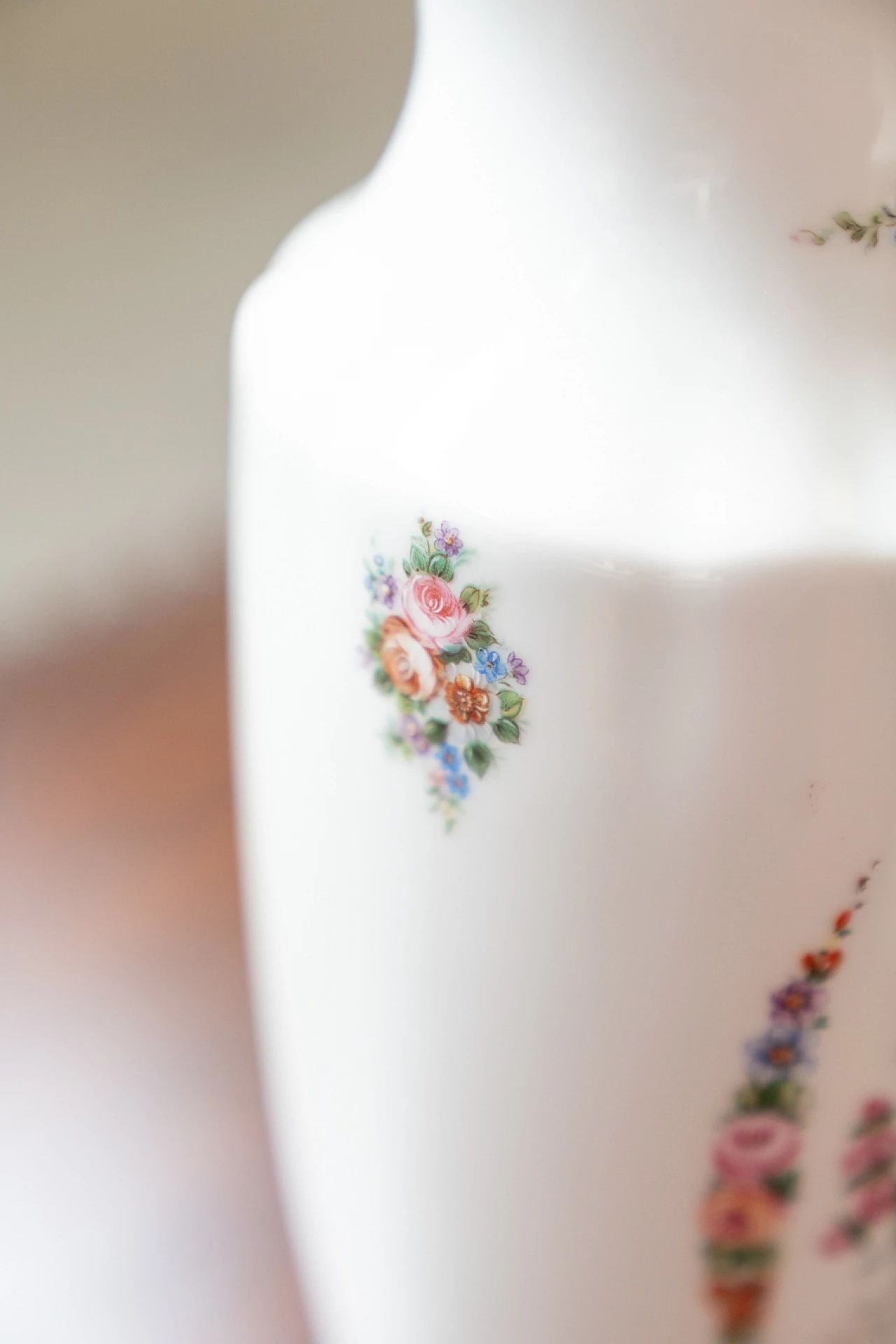 Hand-painted porcelain vase by Limonges, 1971 4
