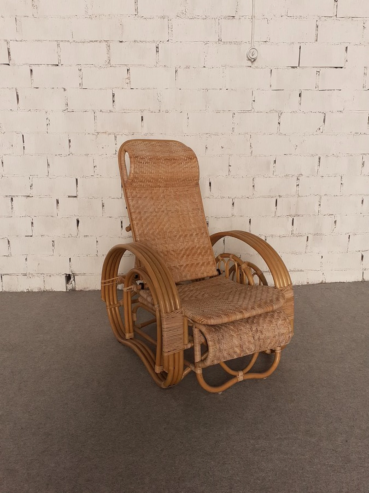 Chaise longue regolabile in bambù e vimini intrecciato, anni '60 5