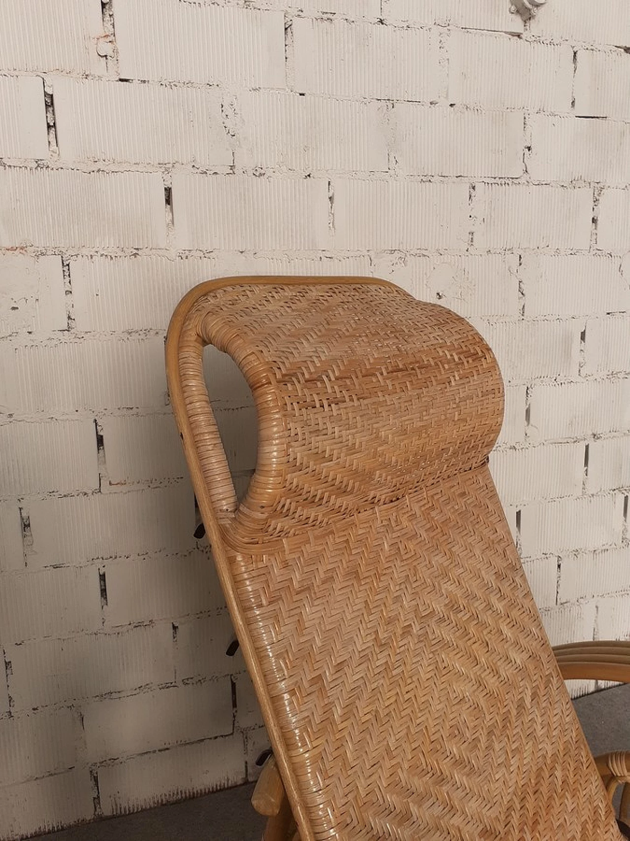 Adjustable chaise longue in bamboo and woven wicker, 1960s 6