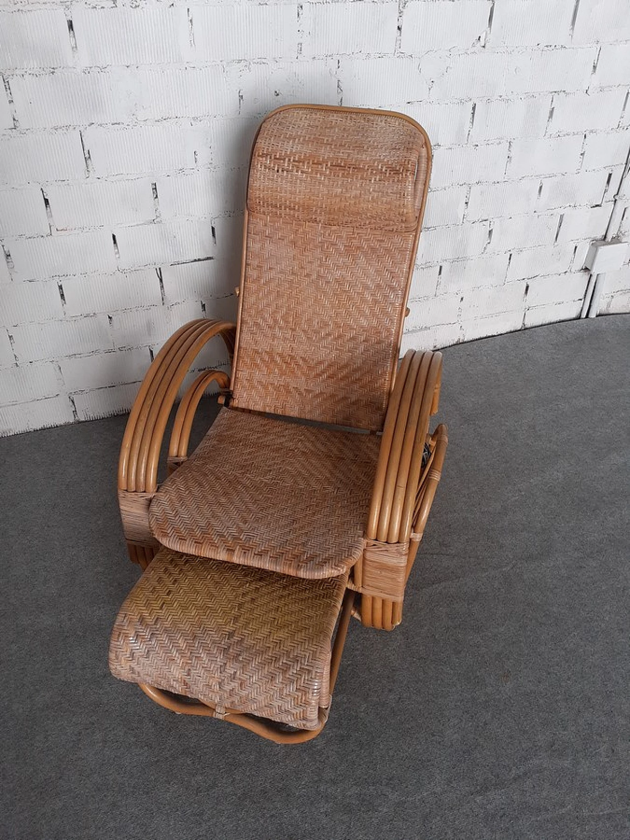 Chaise longue regolabile in bambù e vimini intrecciato, anni '60 9