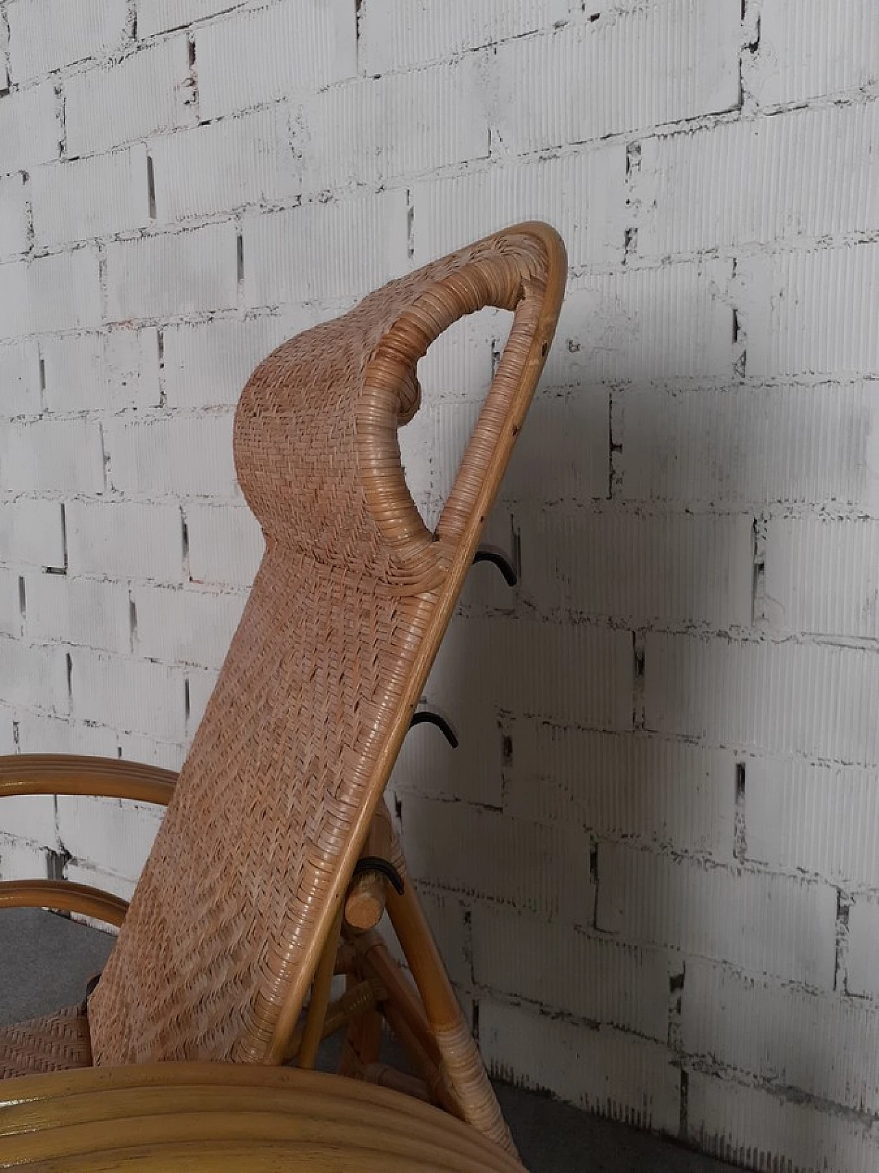 Chaise longue regolabile in bambù e vimini intrecciato, anni '60 10