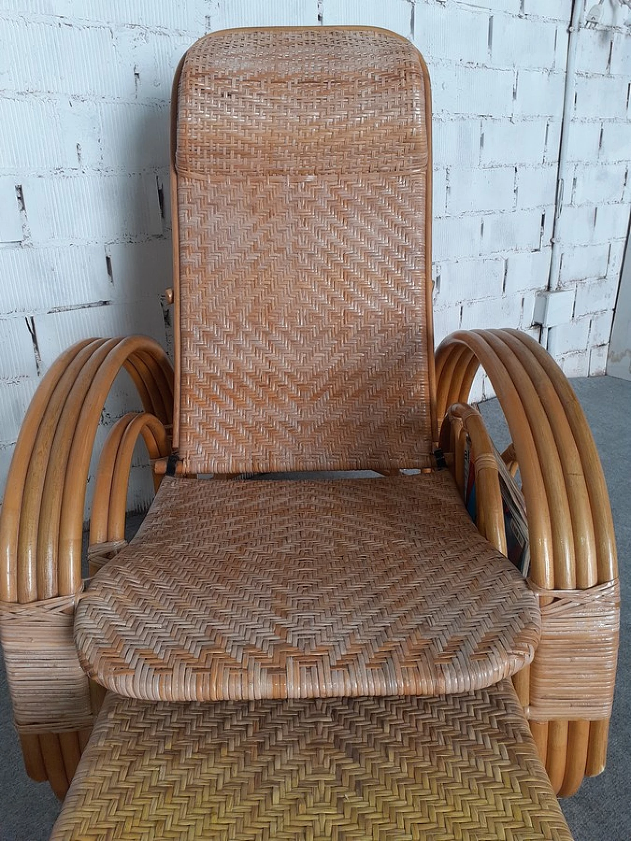 Chaise longue regolabile in bambù e vimini intrecciato, anni '60 12